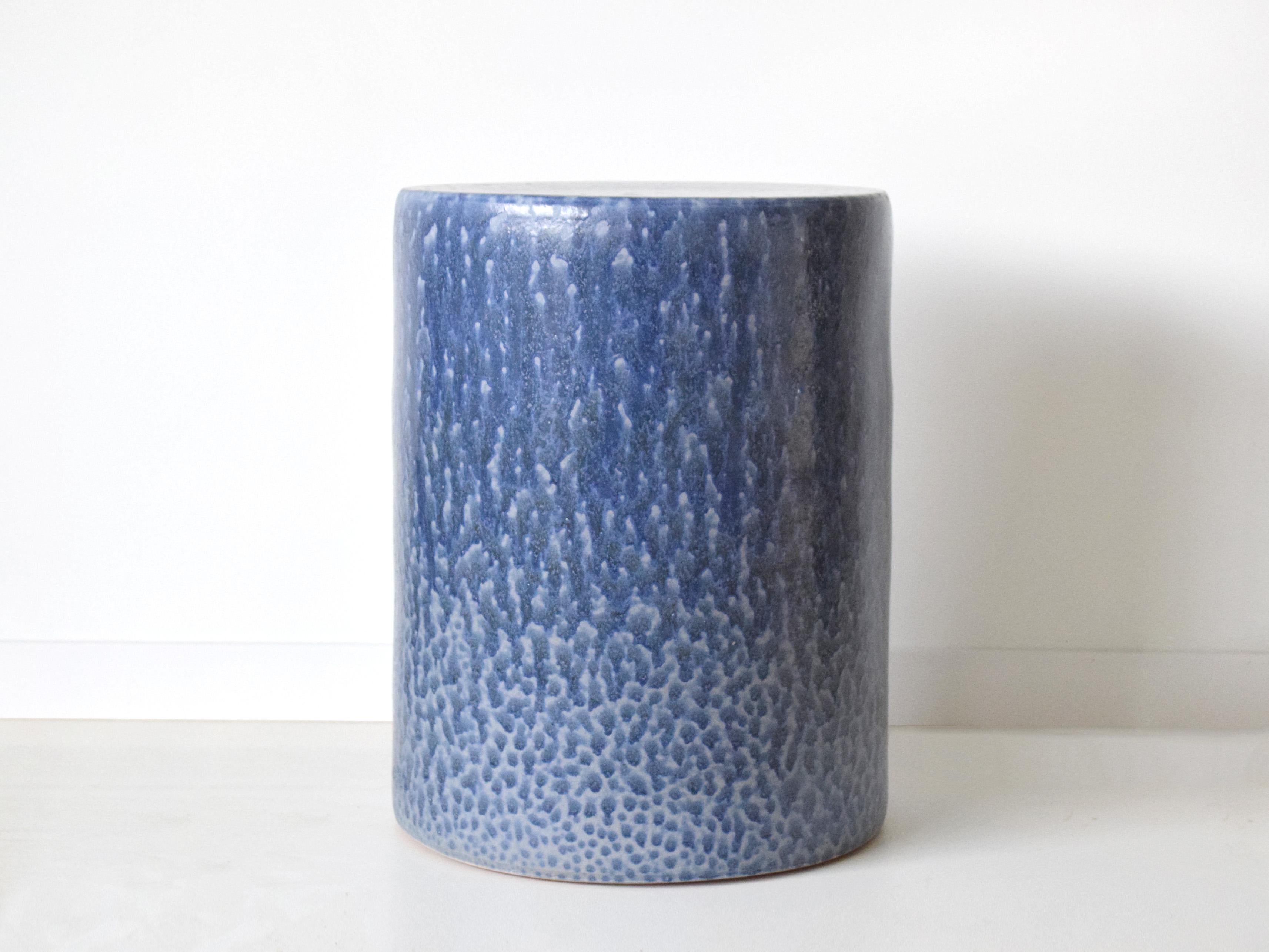 Tavolino in ceramica fatto a mano da DEBARRO in Portogallo
Dimensioni: H. 45 x Ø 35  cm
Materiali: Gres smaltato

Disponibile anche in diversi colori, texture e dimensioni. Opzioni personalizzate disponibili su richiesta. Contattateci.


Crediamo