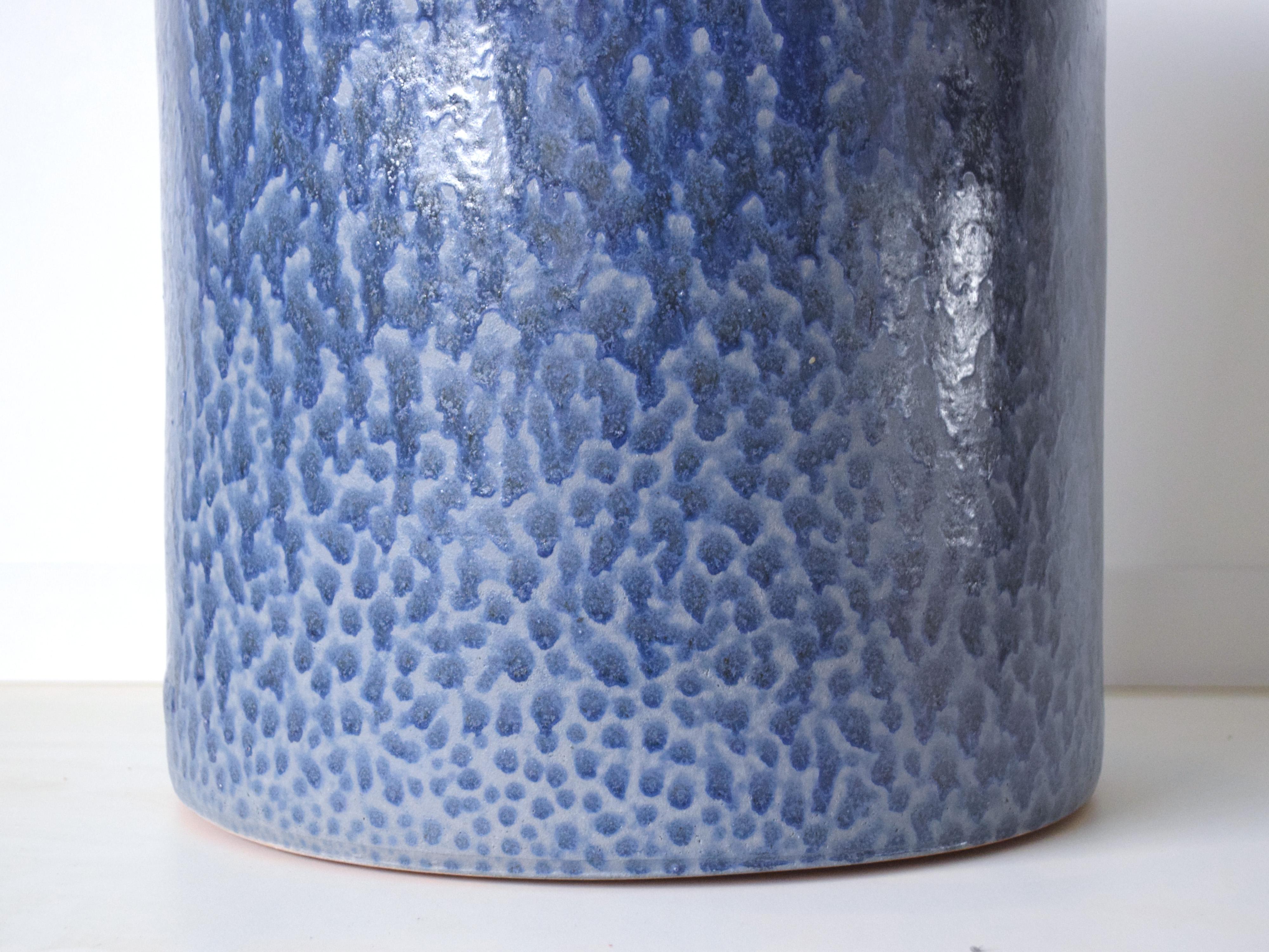 Smaltato Comodino in ceramica Gres fatto a mano in vendita