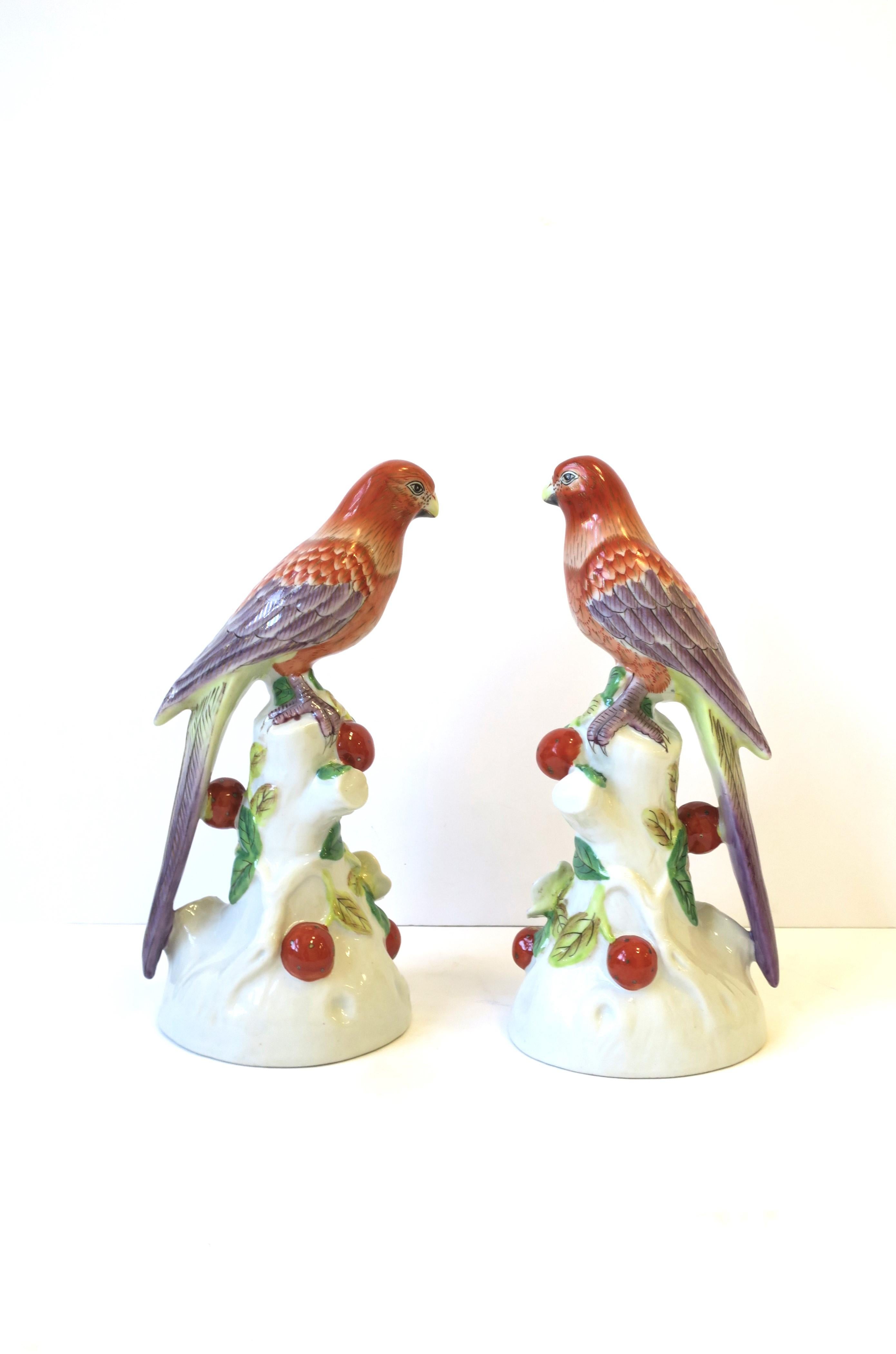 Ceramic Birds Decorative Objects, Pair In Good Condition In New York, NY