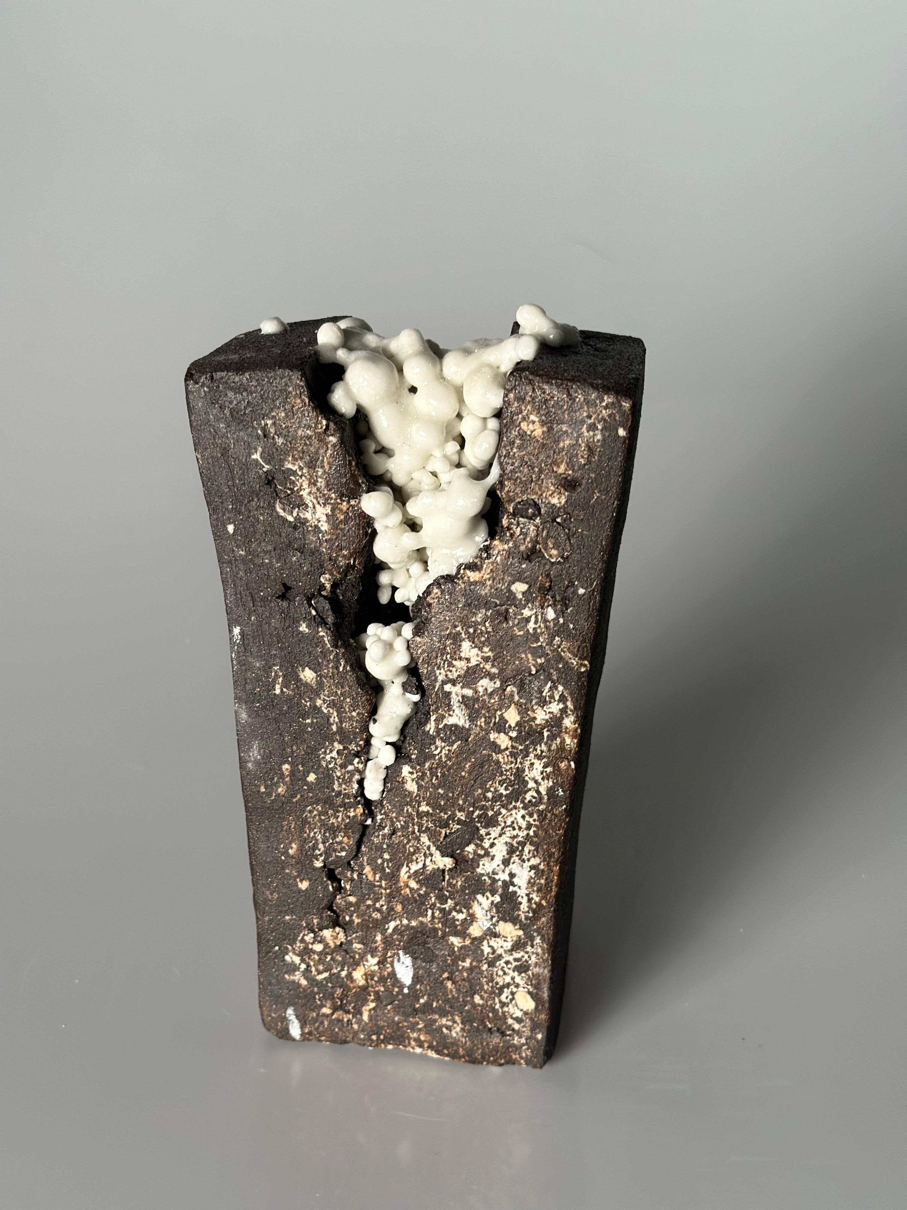 Ceramic black and white geometrical organic mini sculpture For Sale 3