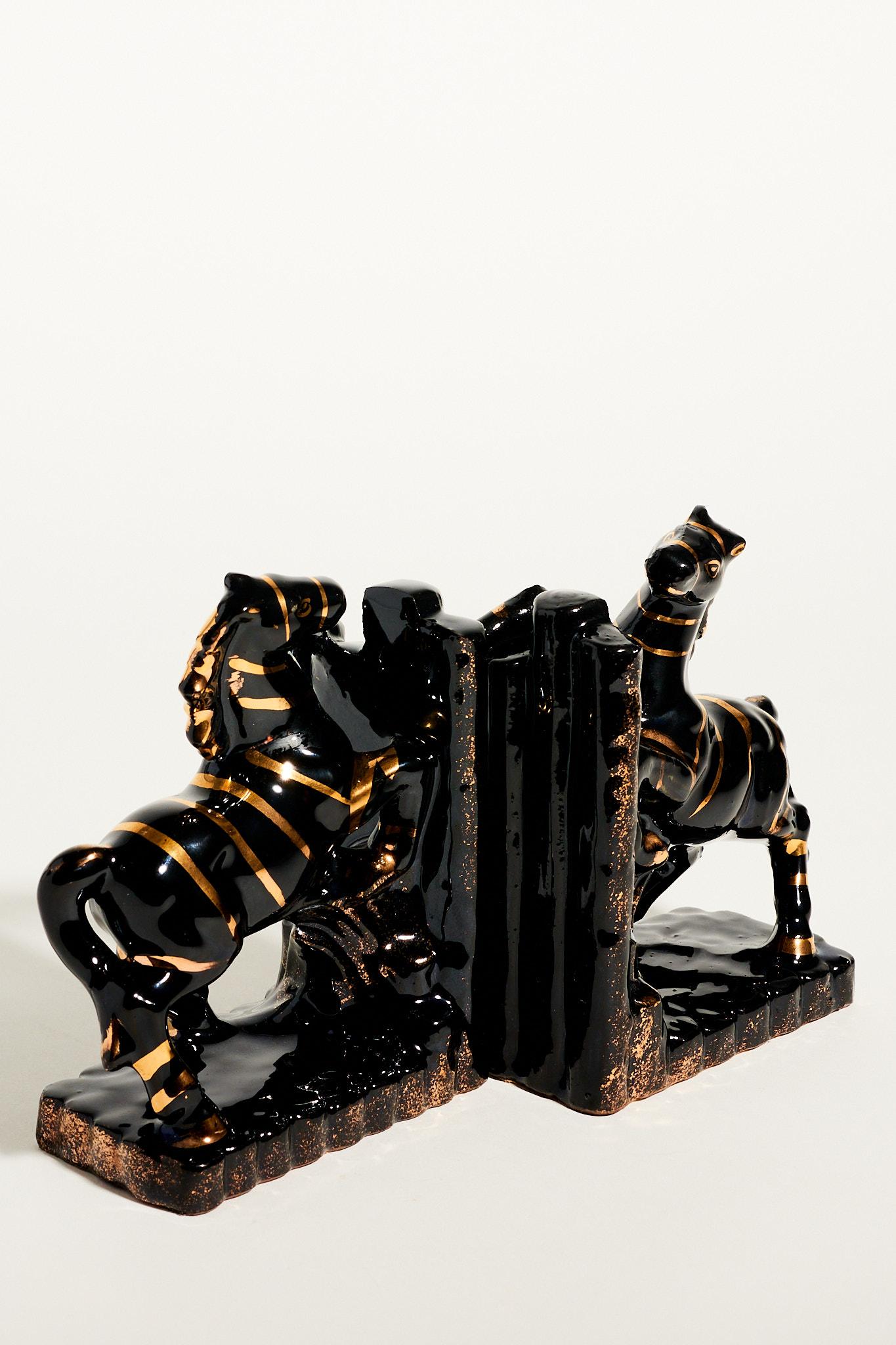 Ceramic Black Horse Bookends In Good Condition In New York, NY
