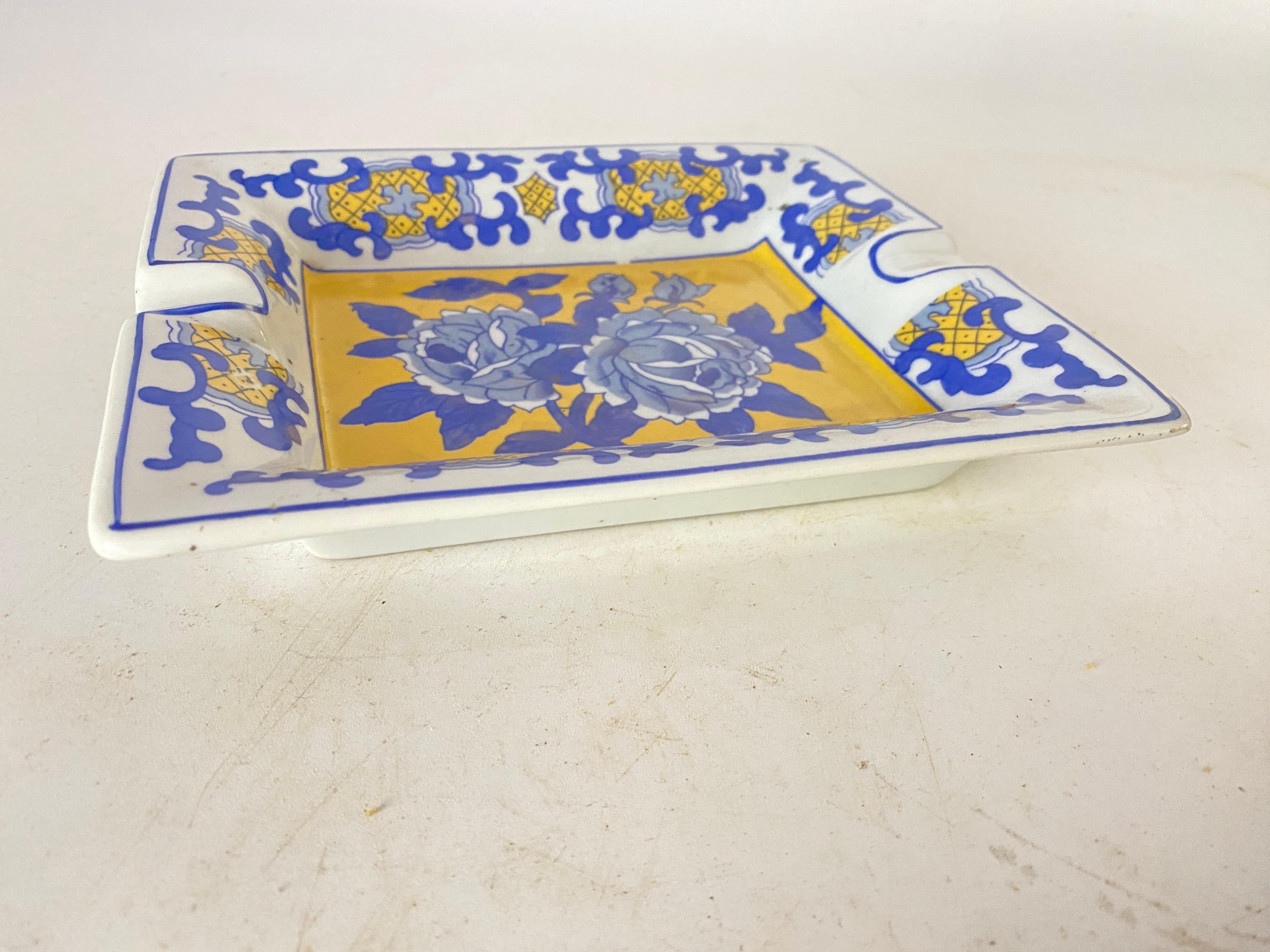 Ceramic Blue and Yellow Ashtray or Vide Poche Circa 1960 Italy In Good Condition For Sale In Auribeau sur Siagne, FR