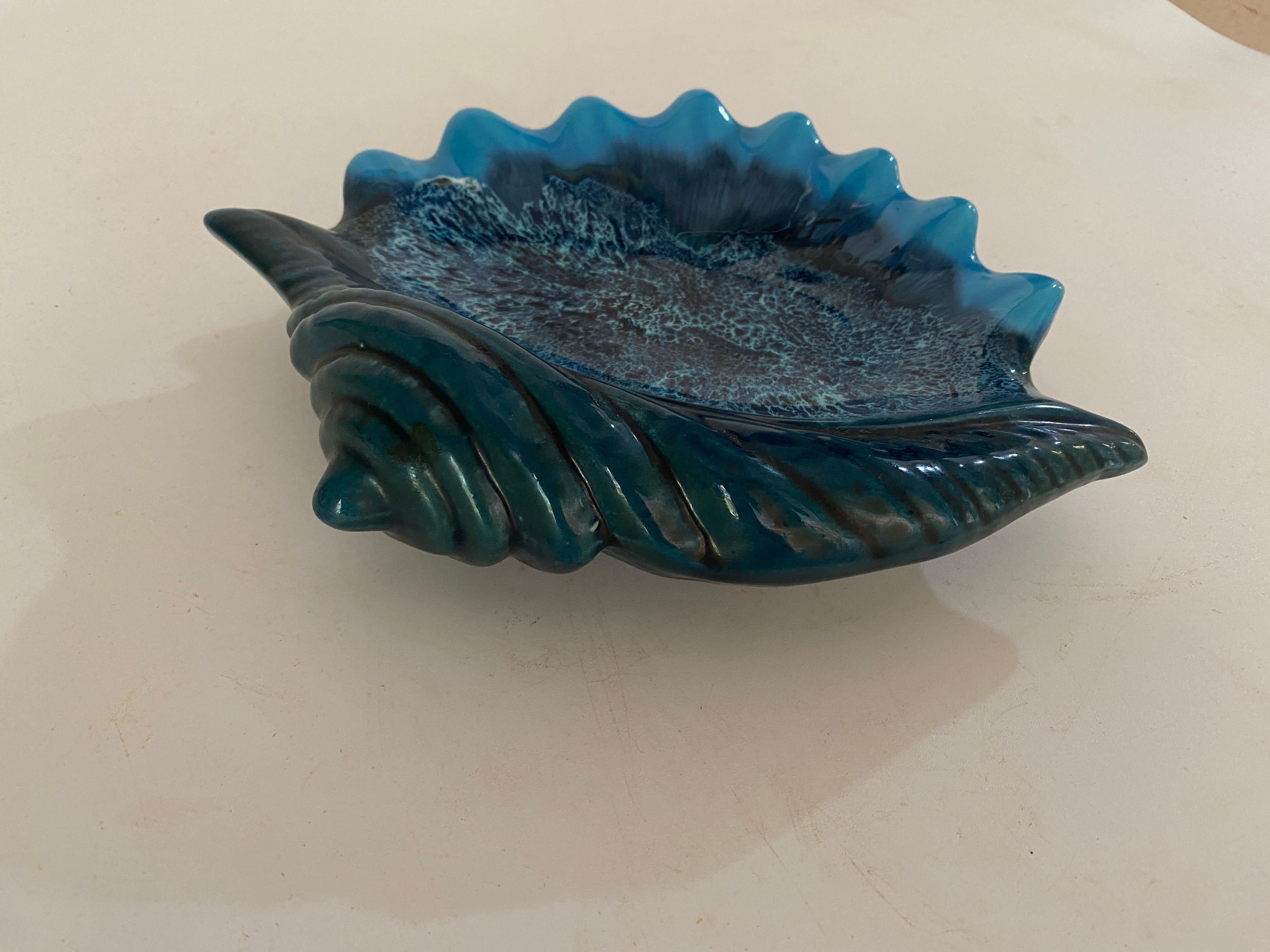 Ceramic Blue Ashtray or Vide Poche in a Shell Form Circa 1960 France In Good Condition For Sale In Auribeau sur Siagne, FR