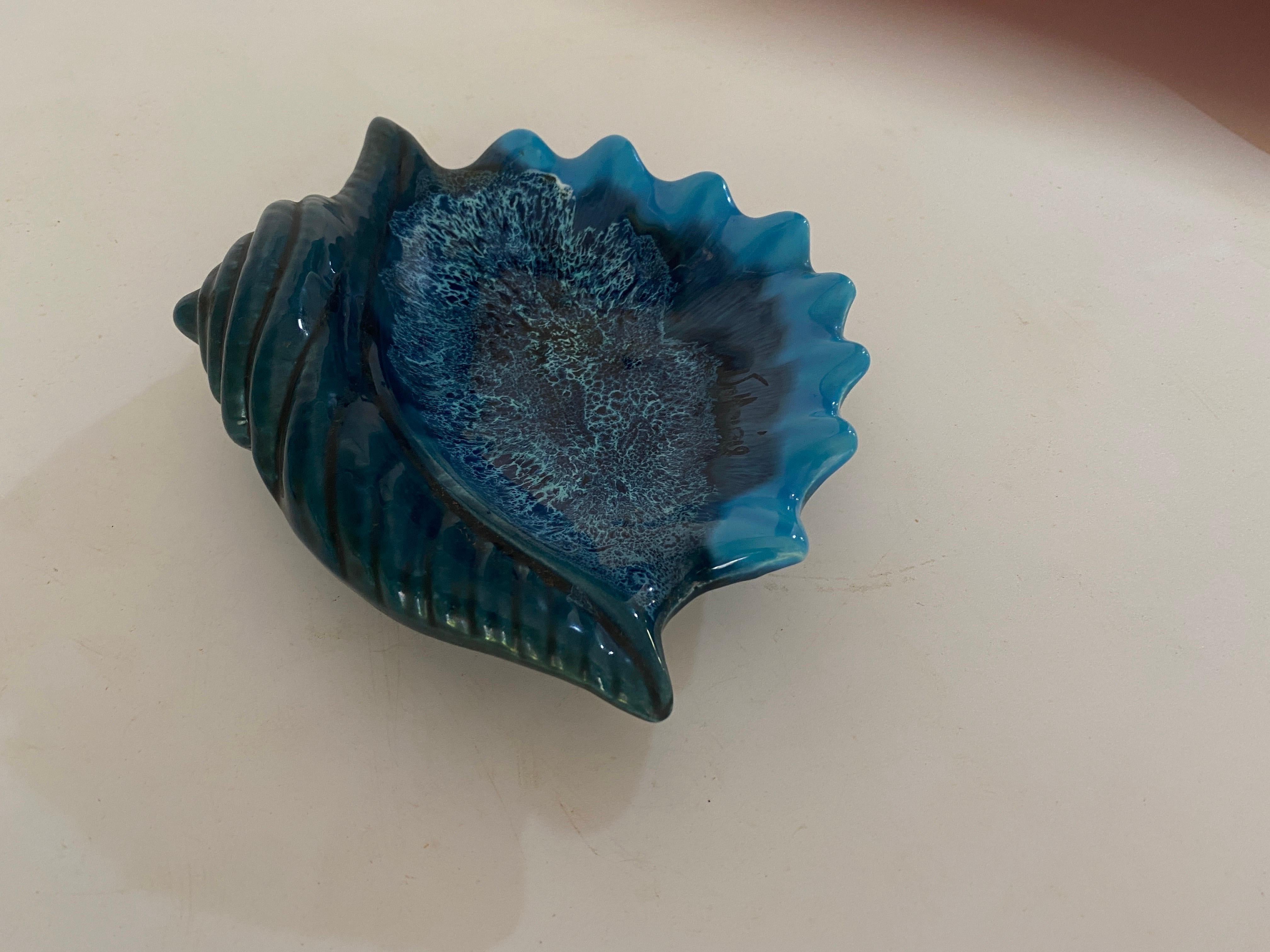 Ceramic Blue Ashtray or Vide Poche in a Shell Form Circa 1960 France For Sale 2