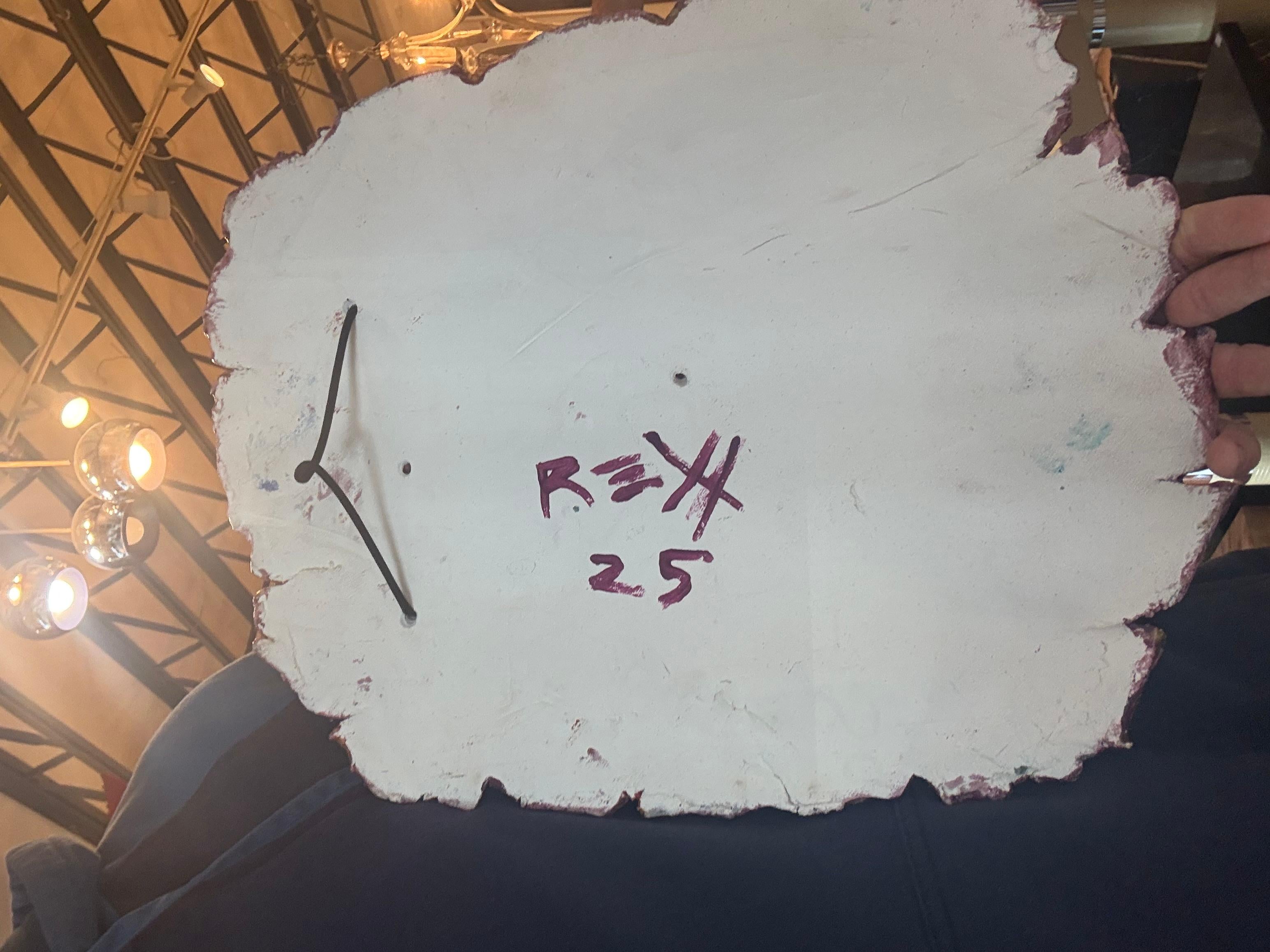 Ceramica Scultura da parete in ceramica con farfalle blu su corteccia in vendita