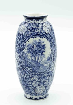 Jarrón de cerámica azul de Franz Anton Mehlem, Finales del siglo XIX