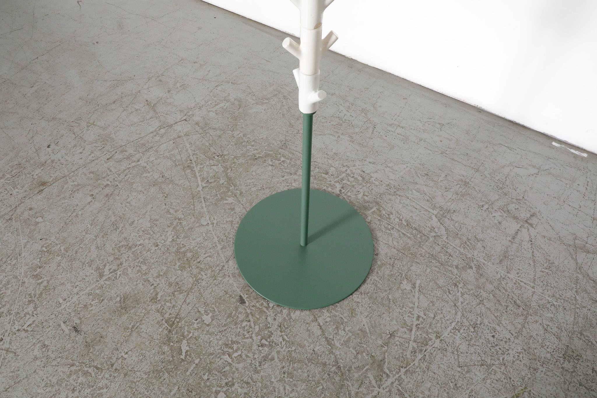 Appendiabiti a colonna in ceramica con base verde di Richard Hutten in vendita 2