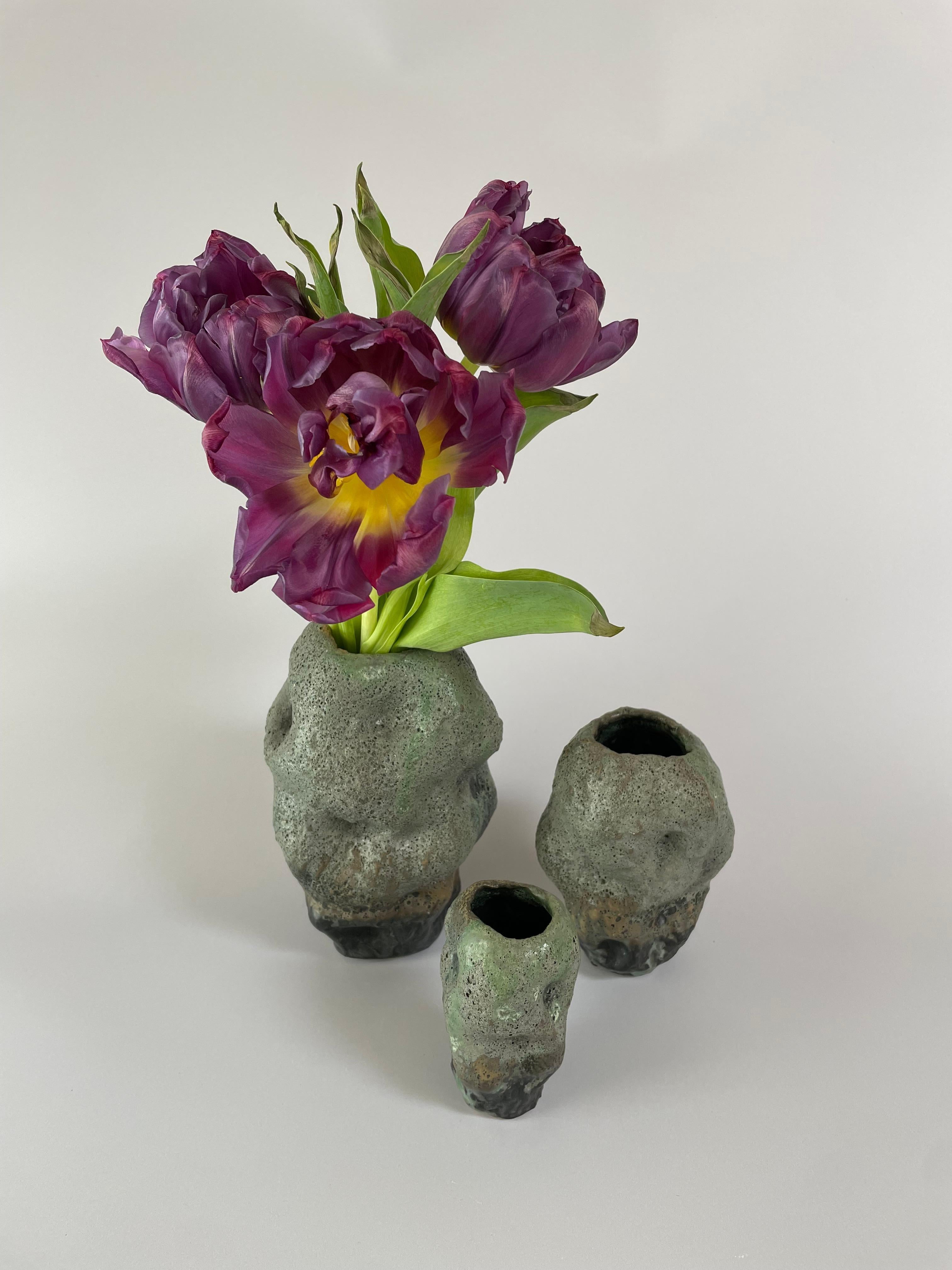 Keramische Boulder-Vasen, -Gefäße, Skulpturen im Angebot 2