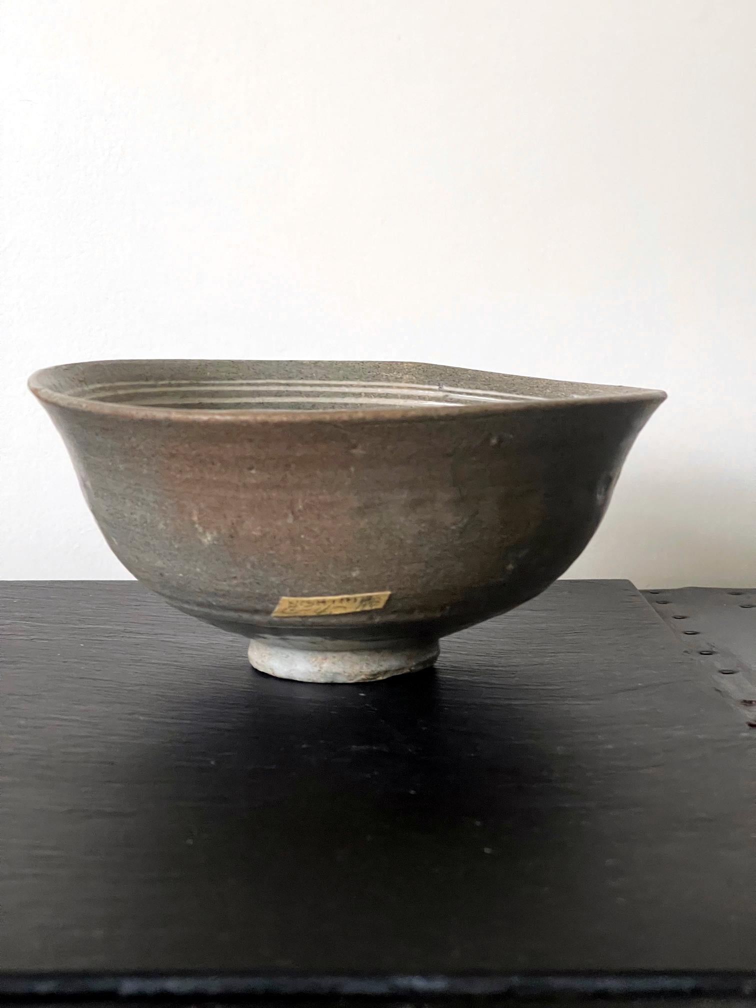 Keramikschale Buncheong Ware Joseon-Dynastie (Archaistisch) im Angebot