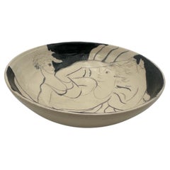 Ciotola in ceramica decorata con due figure femminili - Firmato, circa 1970