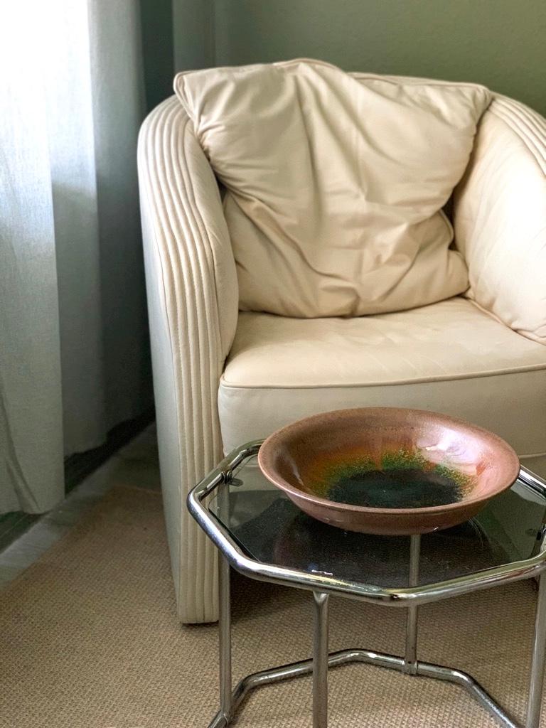Inconnu Grand bol décoratif en céramique moderne du milieu du siècle dernier avec glaçure à la lave grasse - 20e siècle en vente