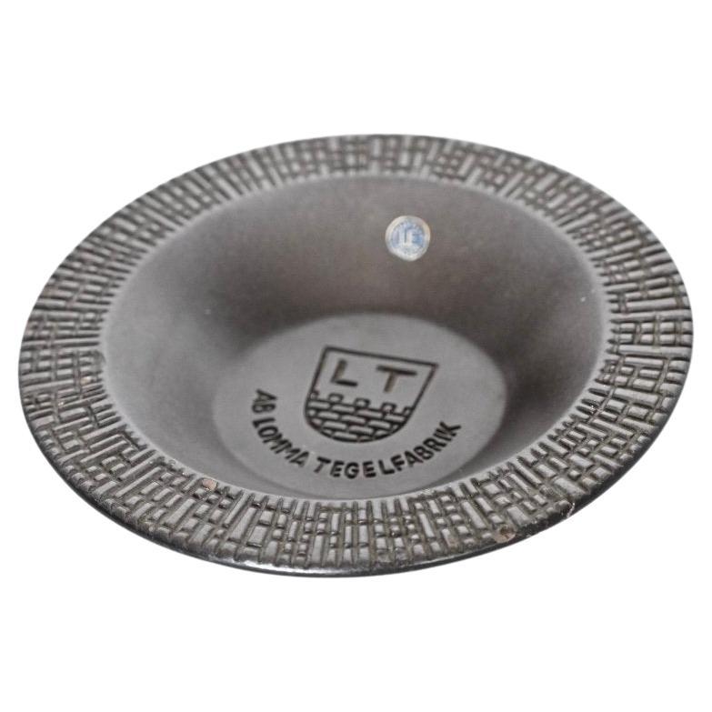 Ceramic bowl for Upsala Ekeby. Signed at bottom with original UE sticker. For Sale