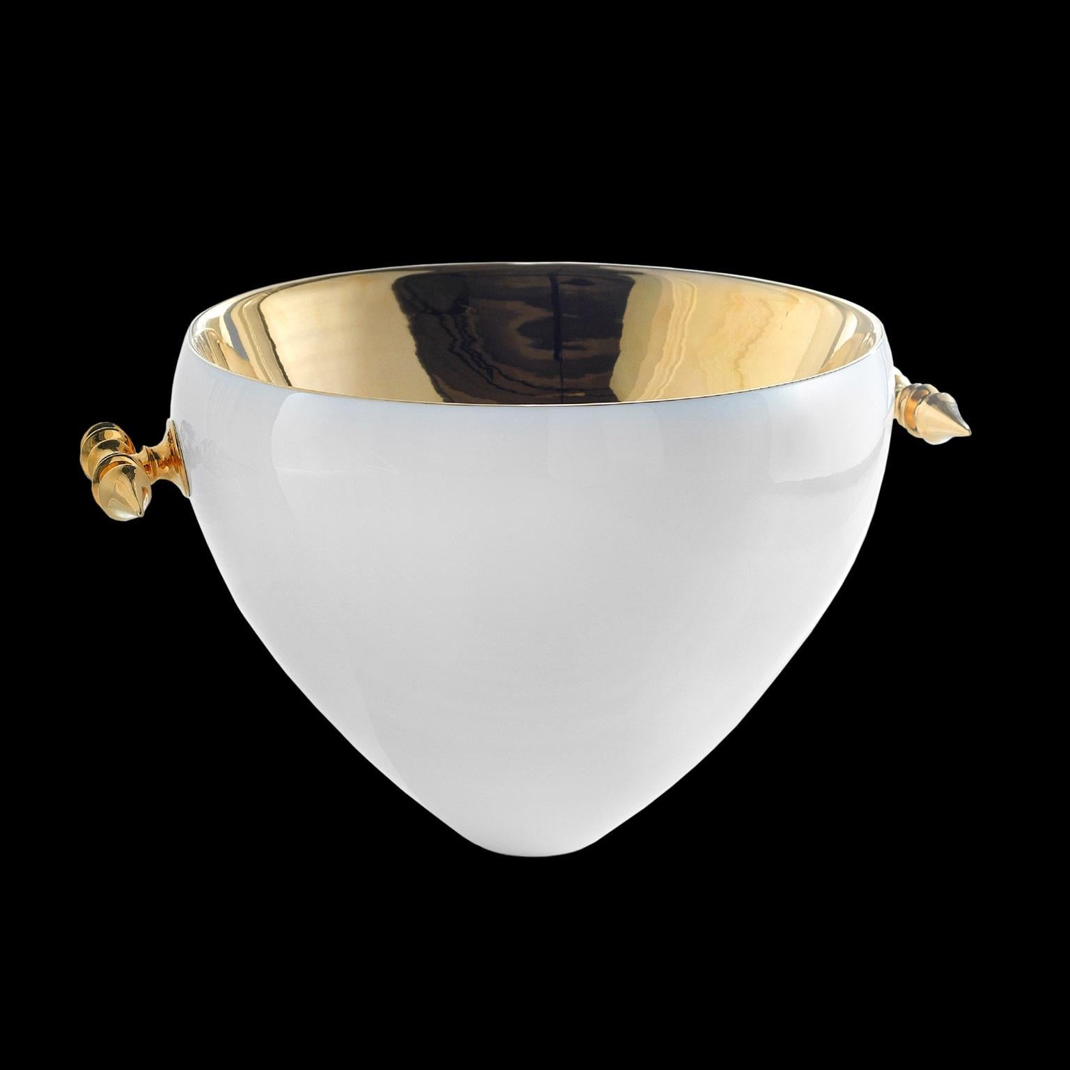 Keramische Schale weiß glasiert außen mit Innenseite und Griffen handgefertigt 
aus 24-karätigem Gold.

GABRIEL - Code CP036H - Größe: Höhe 40,0 cm, Durchmesser 70,0 cm.