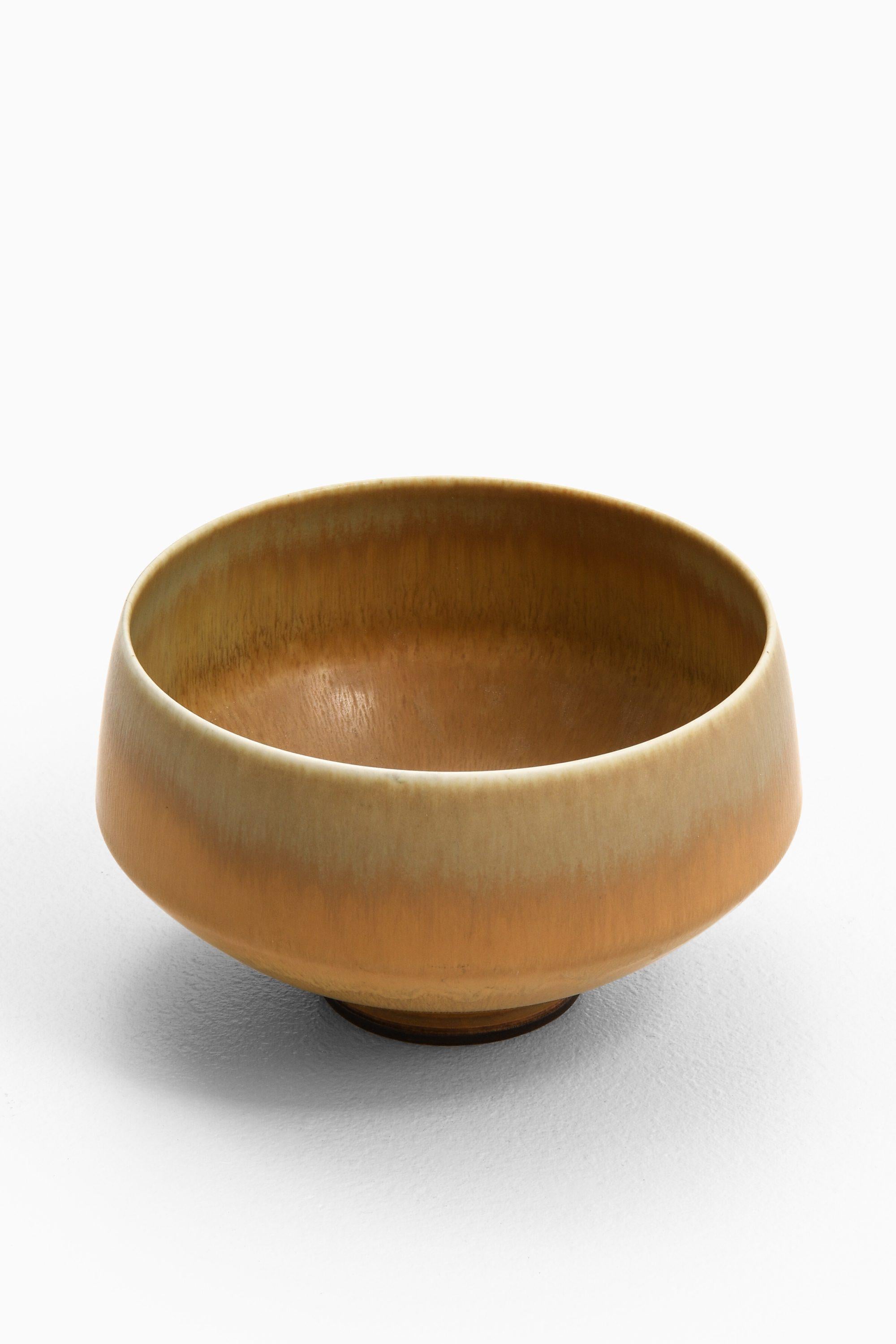 Keramische Schale mit Hasenfellglasur von Berndt Friberg, 1962

Zusätzliche Informationen:
MATERIAL: Hasenfellglasur, Keramik
Stil: Mitte des Jahrhunderts, Skandinavien
Produziert von Gustavsberg in Schweden
Abmessungen (B x T x H): 14,5 x 14,5 x 8
