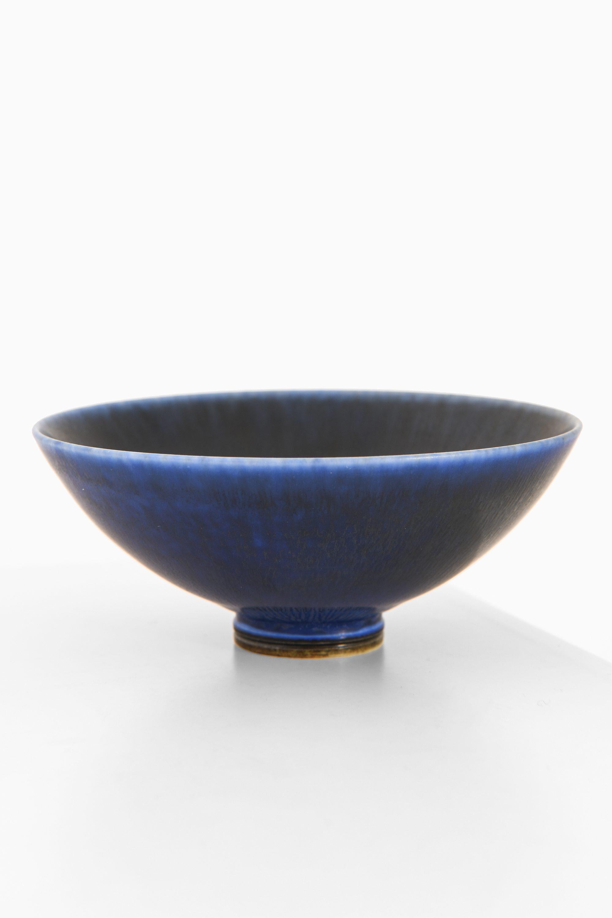 Ciotola in ceramica con smalto di pelliccia di lepre di Berndt Friberg, 1964

Informazioni aggiuntive:
Materiale: Pelliccia di lepre smaltata, ceramica
Stile: Metà secolo, Scandinavia
Prodotto da Gustavsberg in Svezia
Dimensioni (L. x P. x H.): 10 x