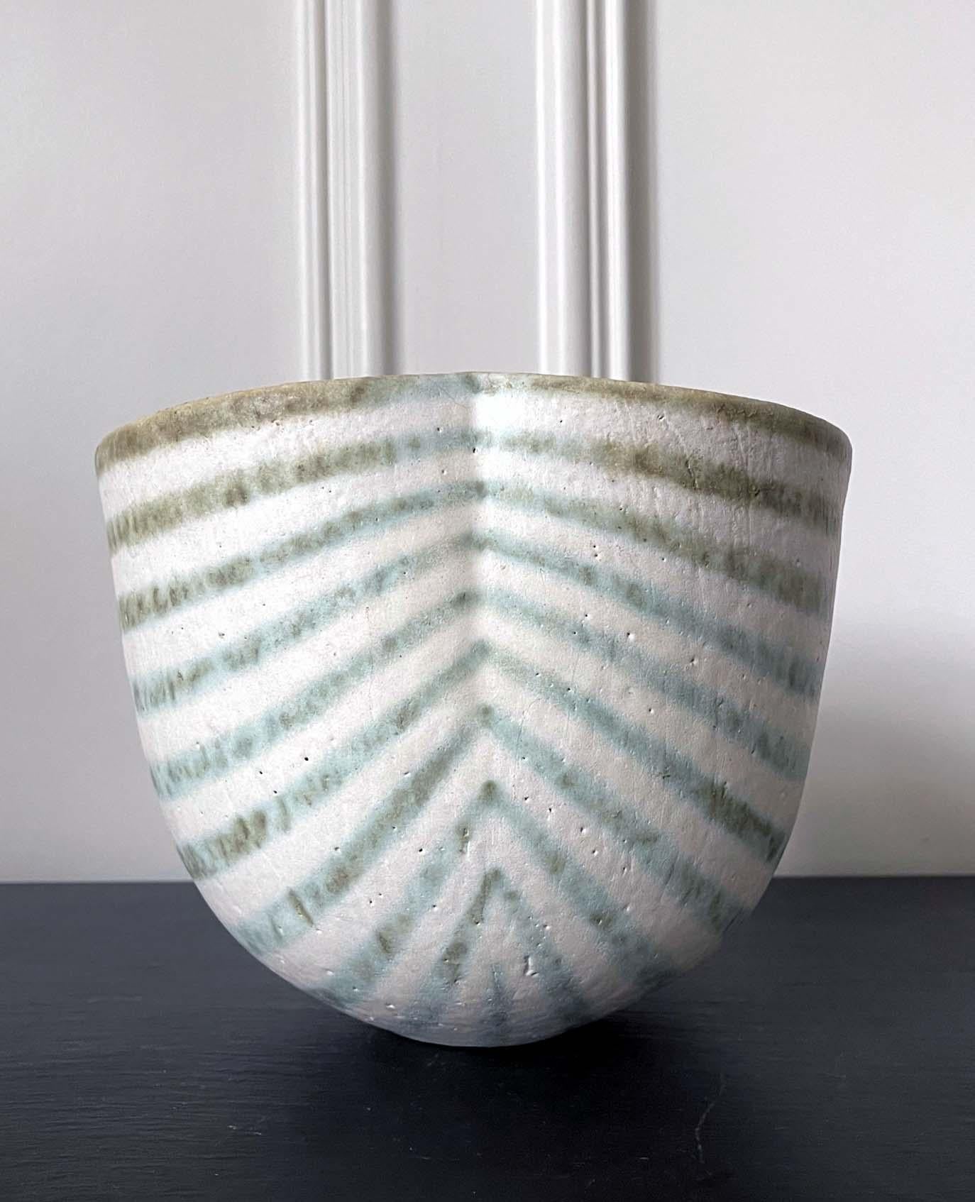 Ceramic Bowl-Shape Vessel by British Studio Potter John Ward For Sale 3