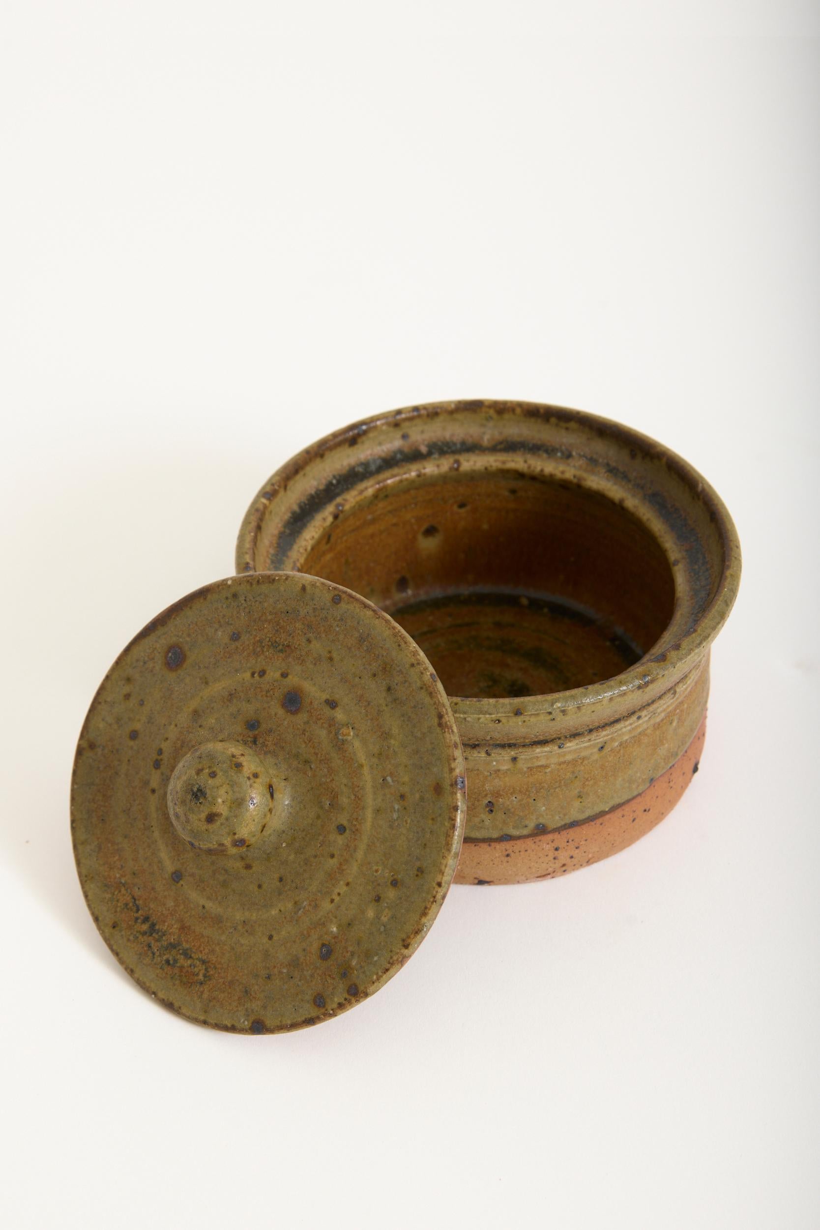 A stoneware circular box by Gustave Tiffoche (1930-2011)
France, Guérande, Circa 1980
