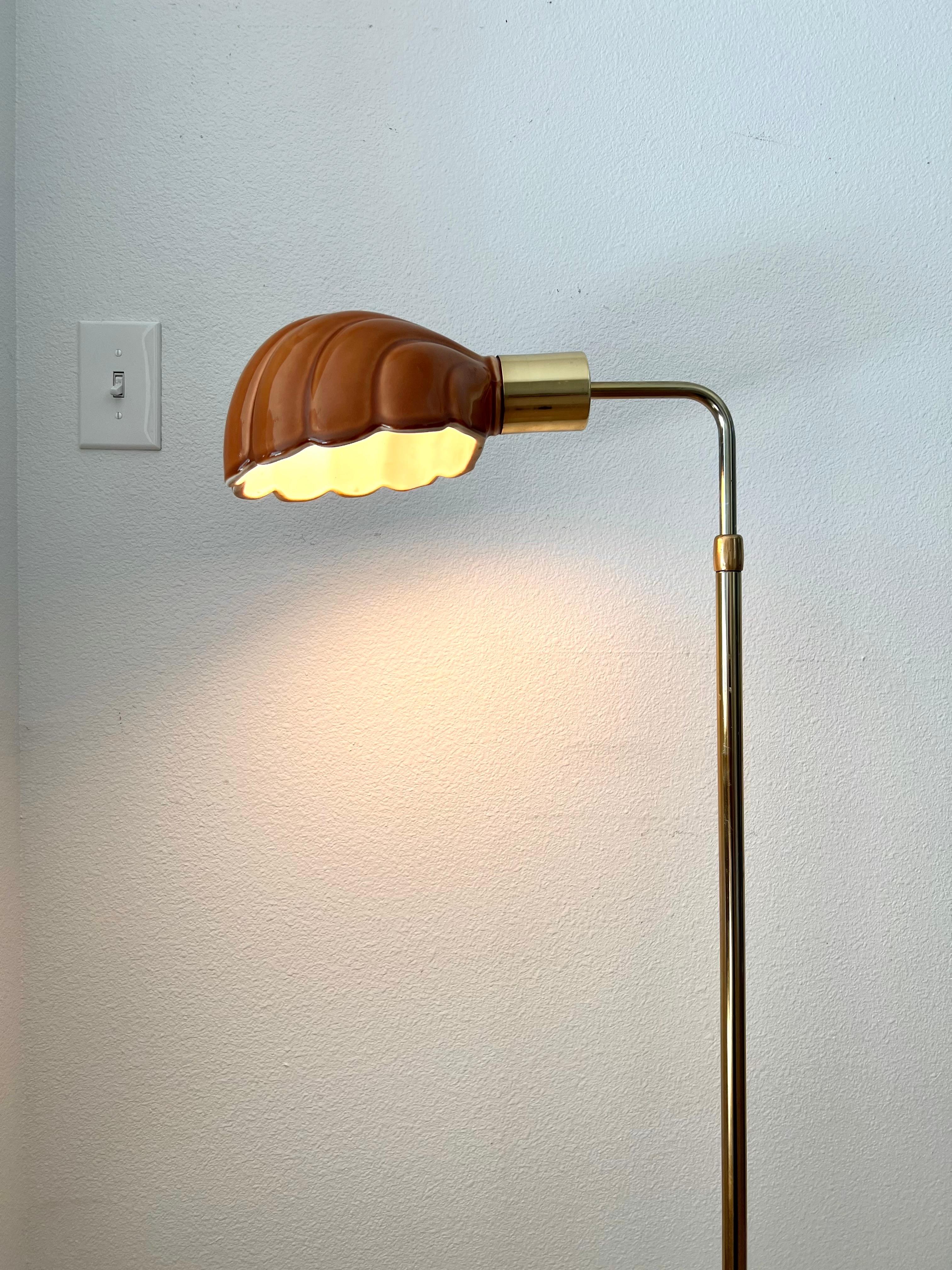 Late 20th Century Ceramic brass Scallop Shell floor lamp  For Sale