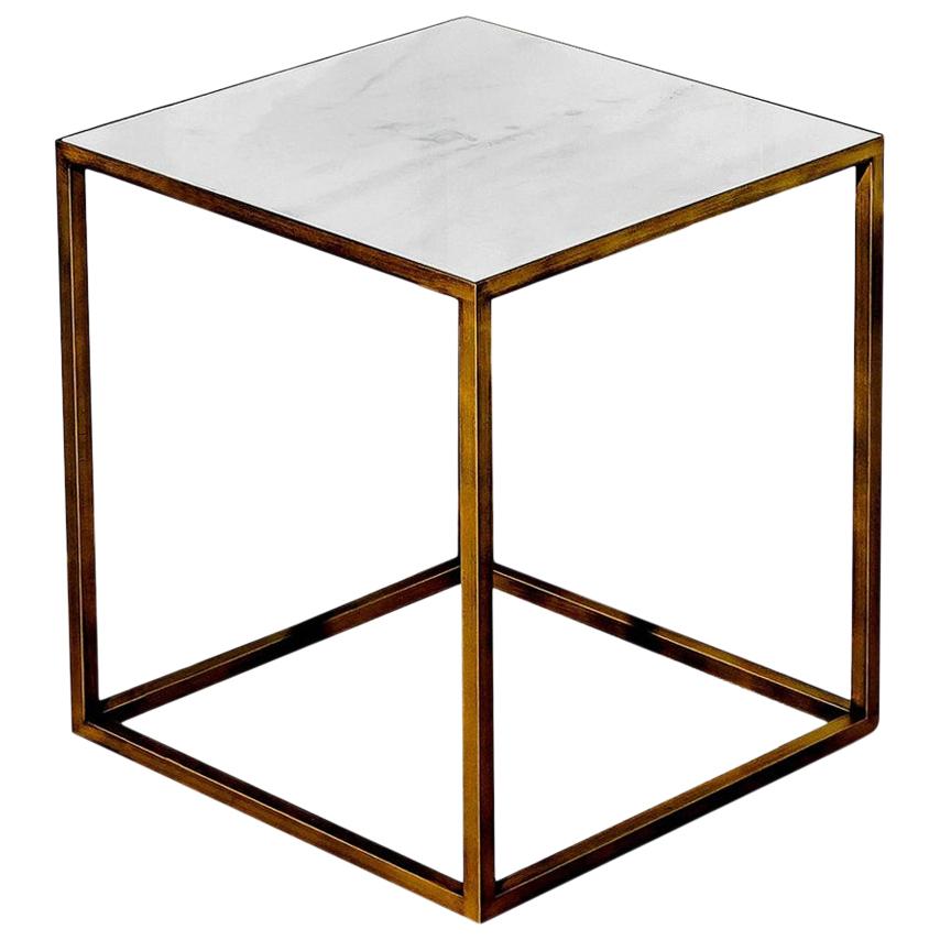 En stock à Los Angeles, table basse carrée en laiton et céramique blanche