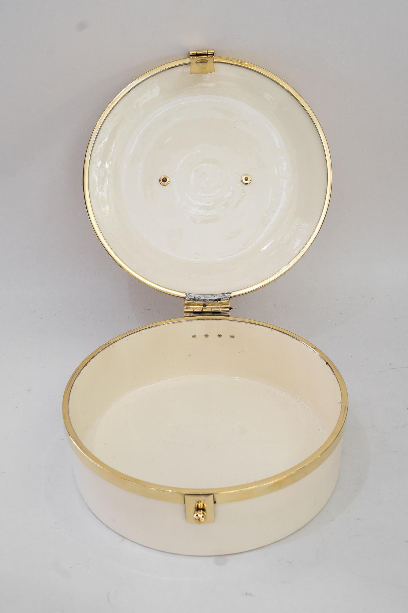Ceramic bread box vienna around 1920s In Good Condition In Wien, AT
