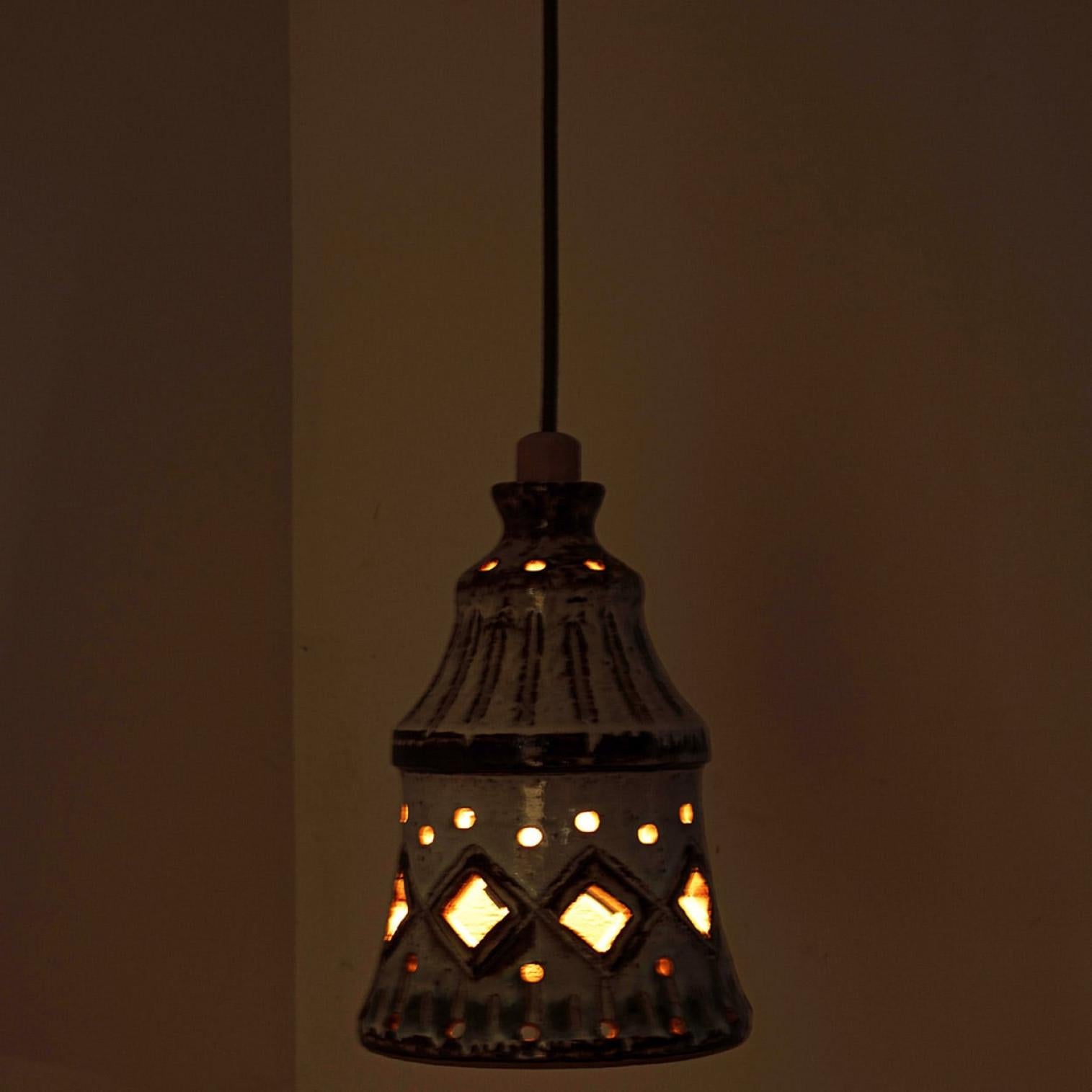 Pendentif en céramique brun beige, Danemark, années 1970 en vente 3