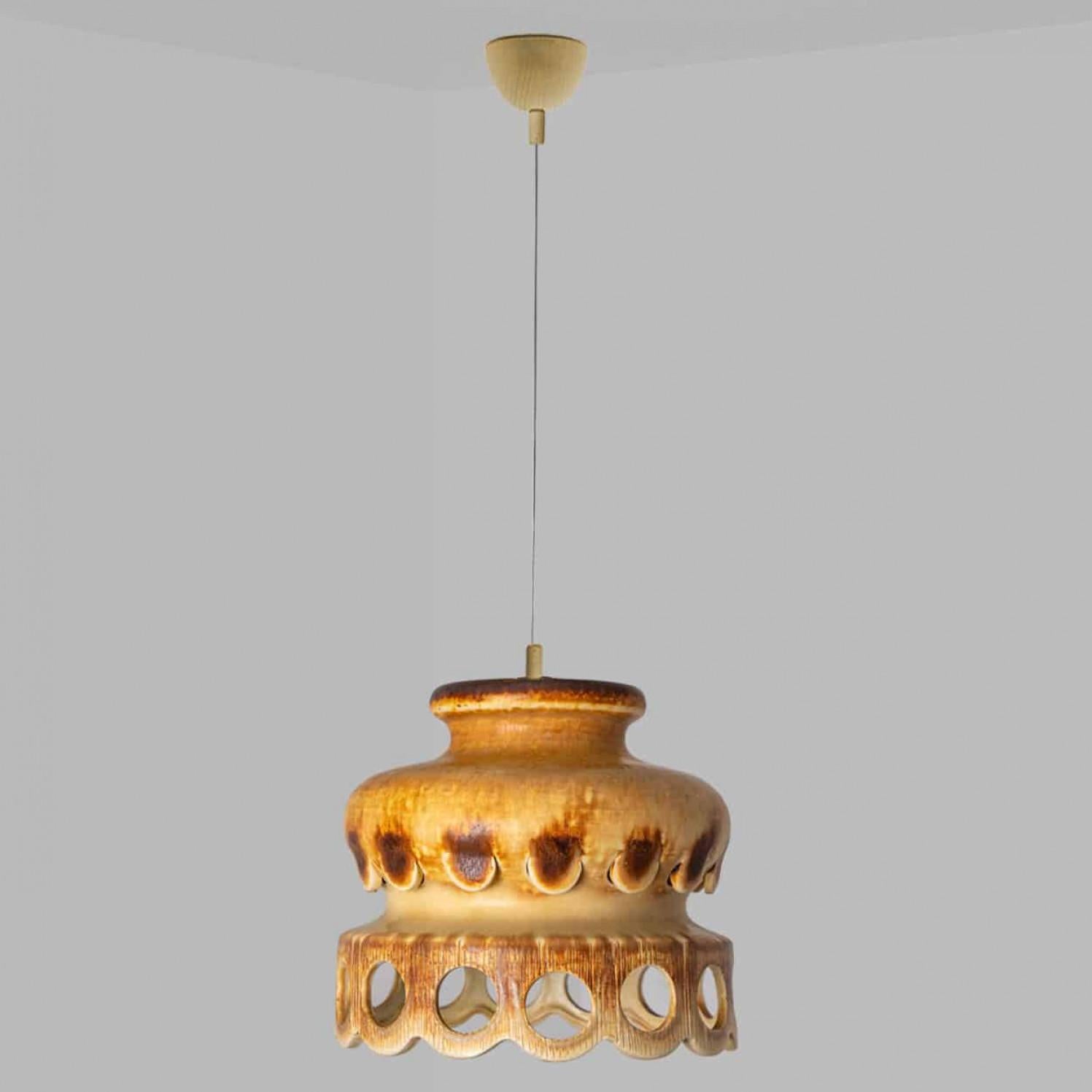 Autre Lampe suspendue en céramique Brown Terra, Danemark, 1970 en vente