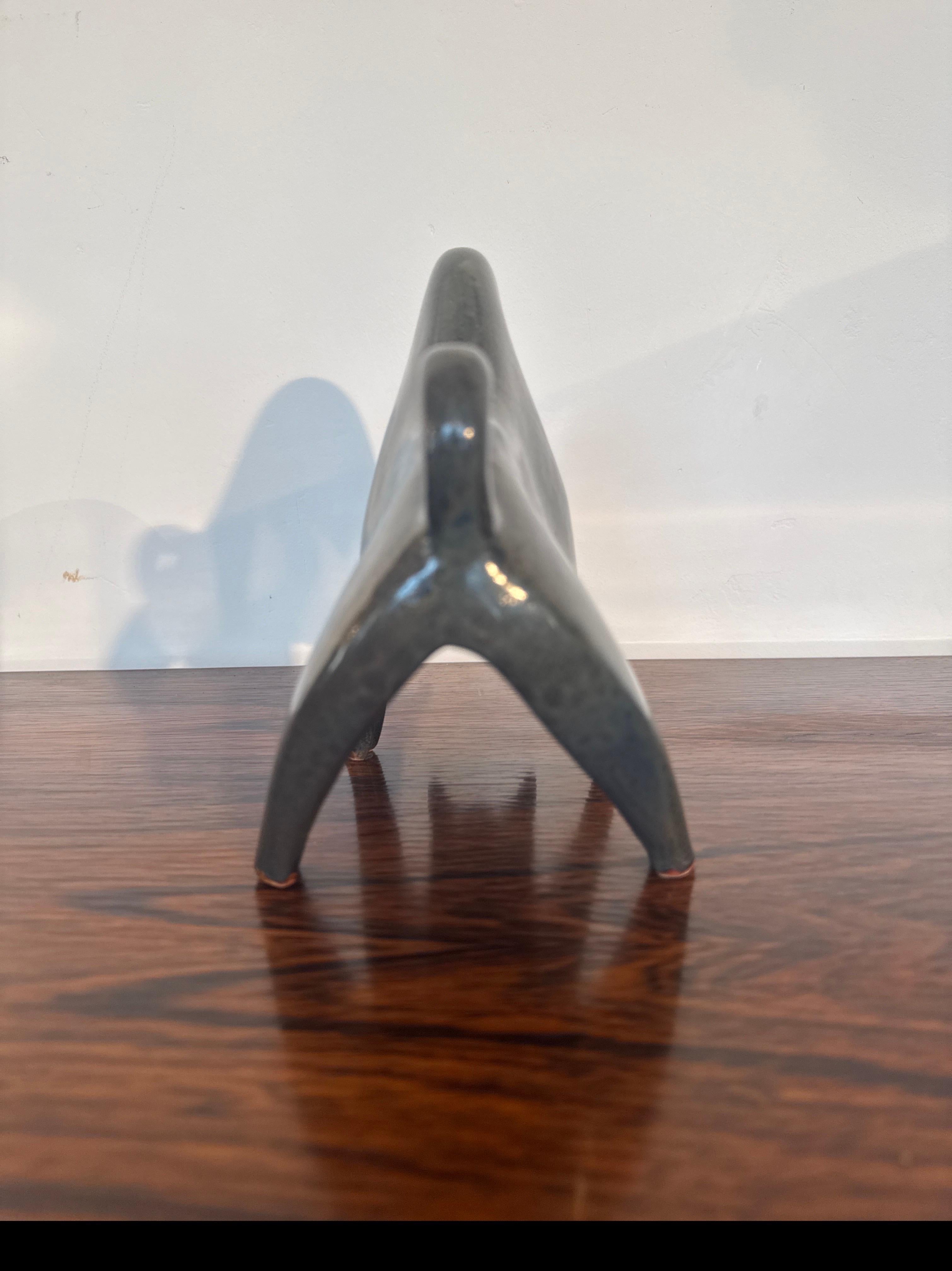 Scultura di toro in ceramica attribuita a Bruno Gambone, anni '80 in vendita 3