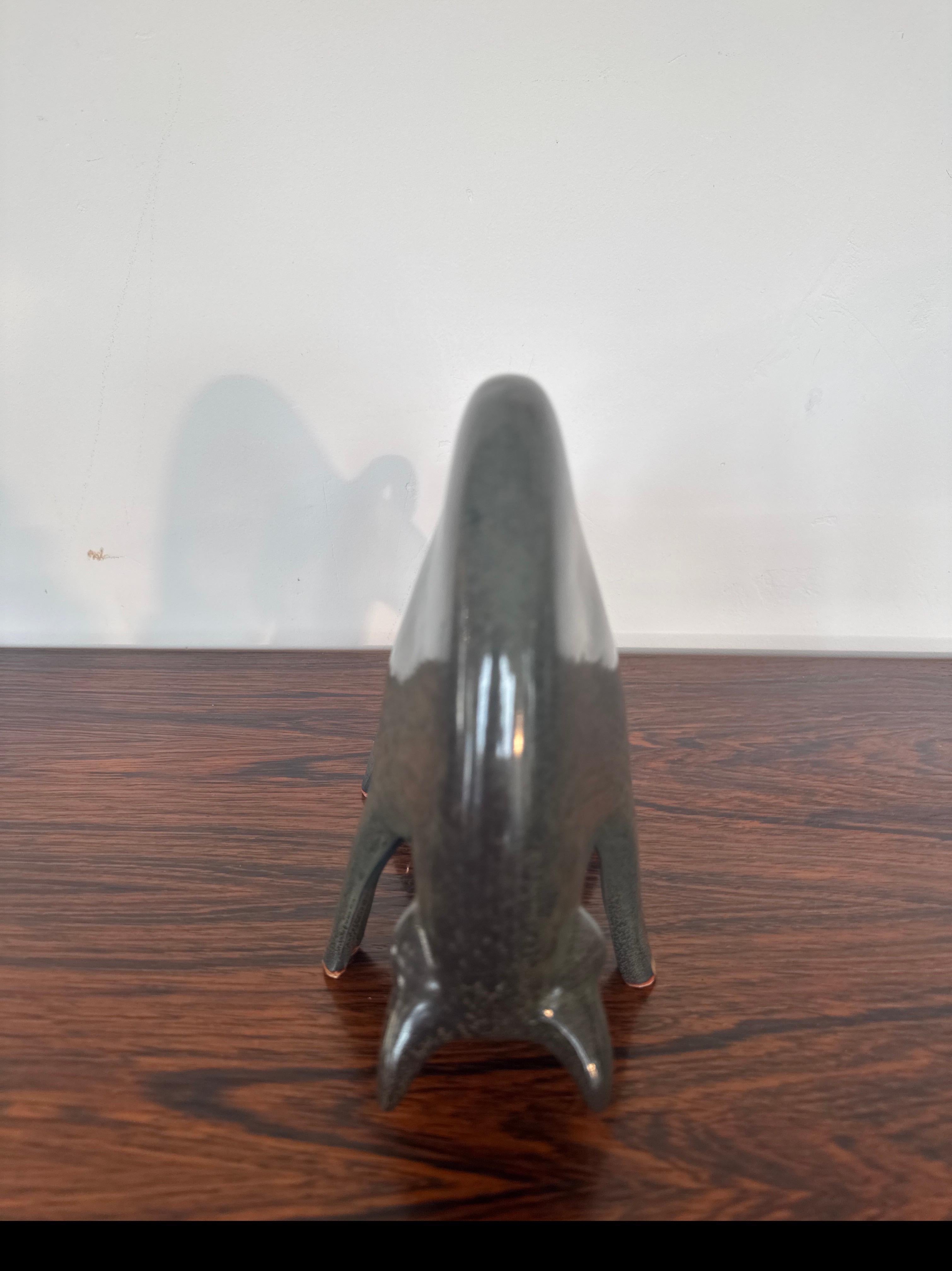 Smaltato Scultura di toro in ceramica attribuita a Bruno Gambone, anni '80 in vendita