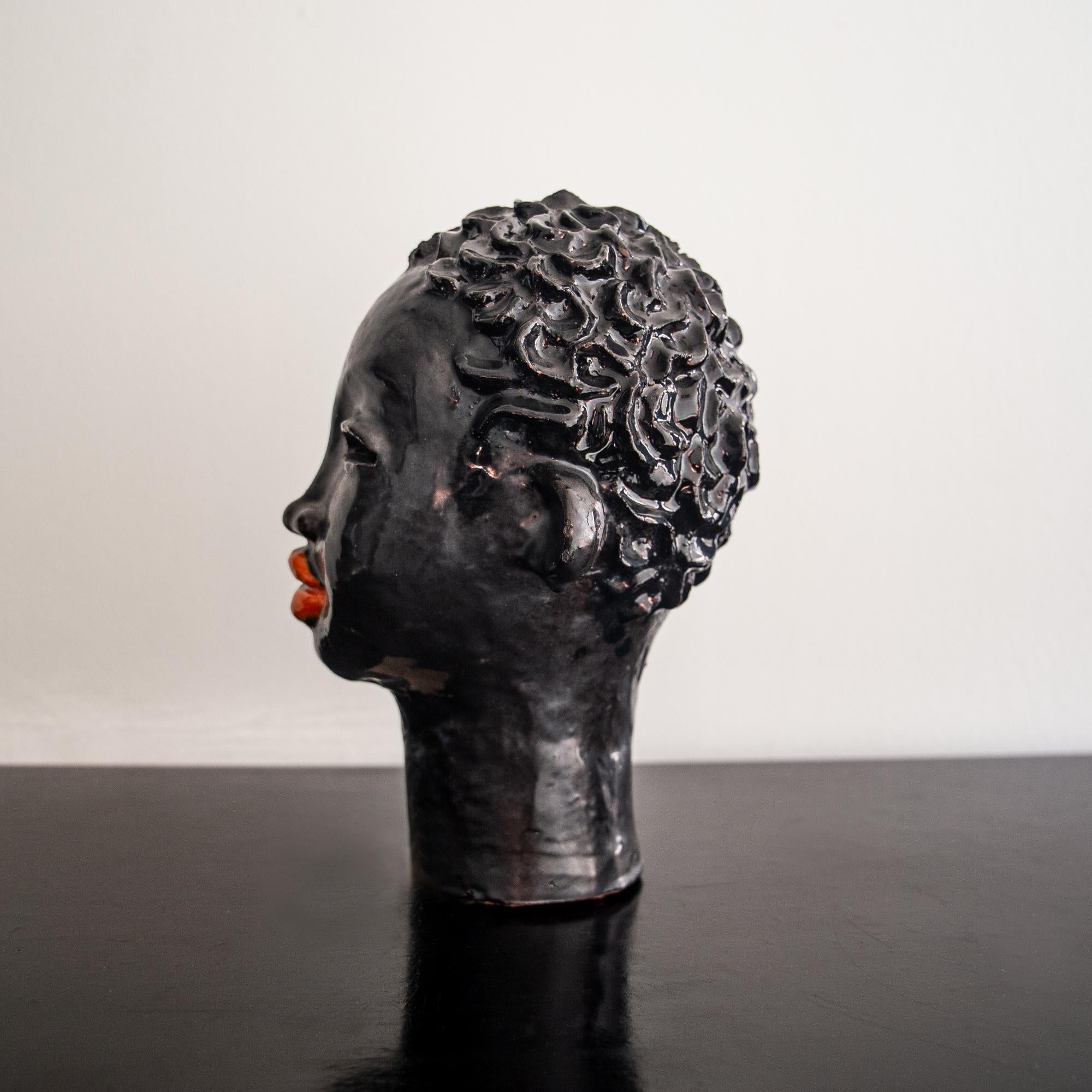 Ceramic bust African woman with flame lips by The Weiner Werkstatte, Vienna 1930 In Good Condition For Sale In London, GB