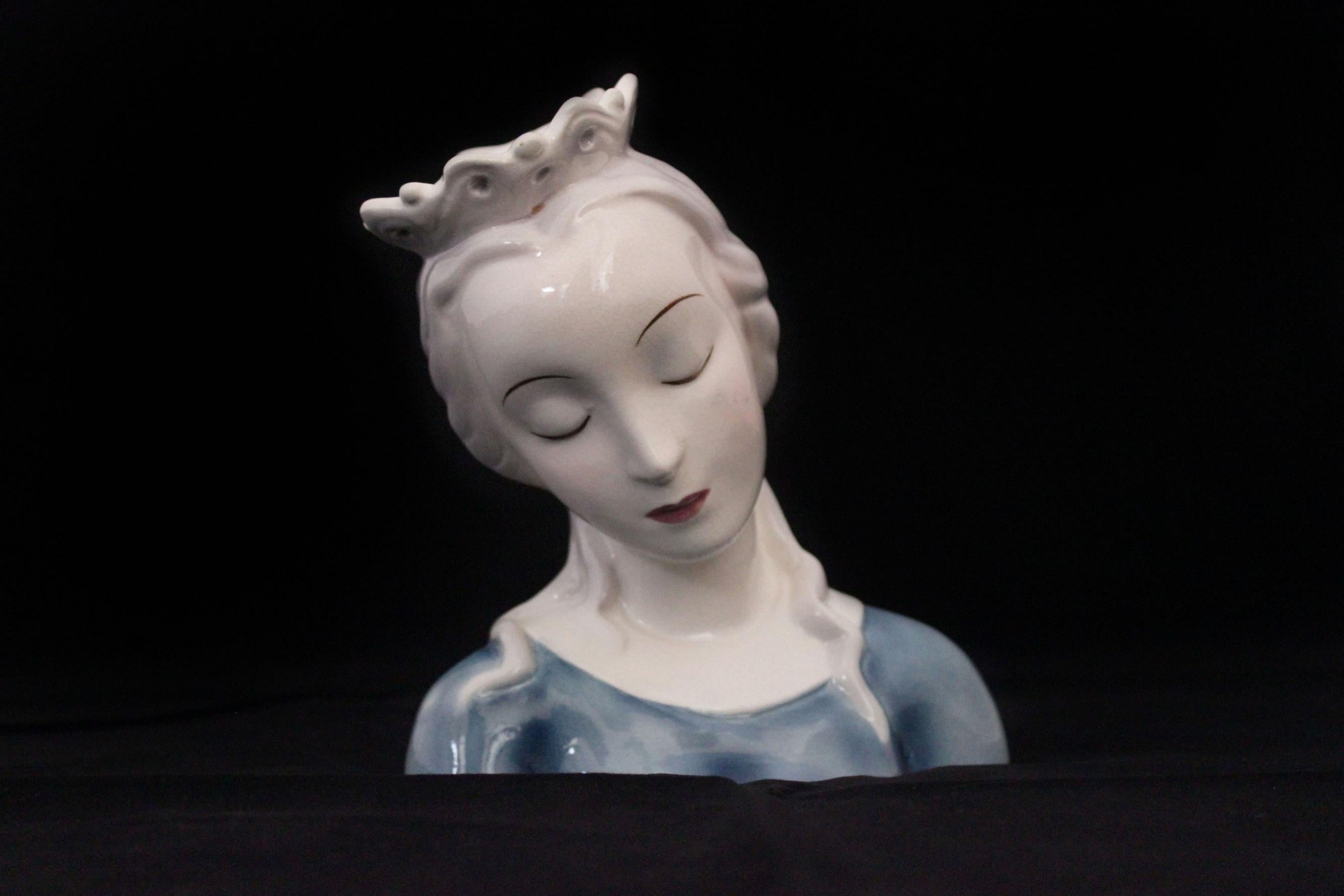 Metà XX secolo Busto di Madonna in ceramica di Goldscheider, anni '40 in vendita
