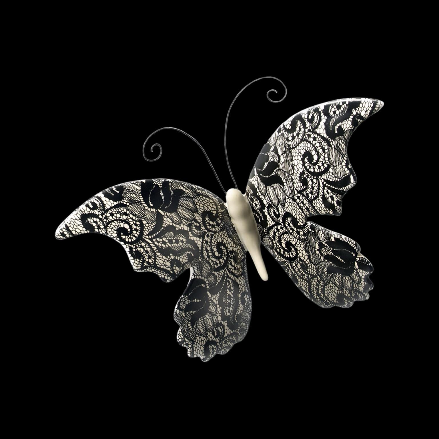 Ceramic BUTTERFLY
cod. BU002
with lace decoration

measures: 40.0 x 30.0 x H 11.0 cm. 