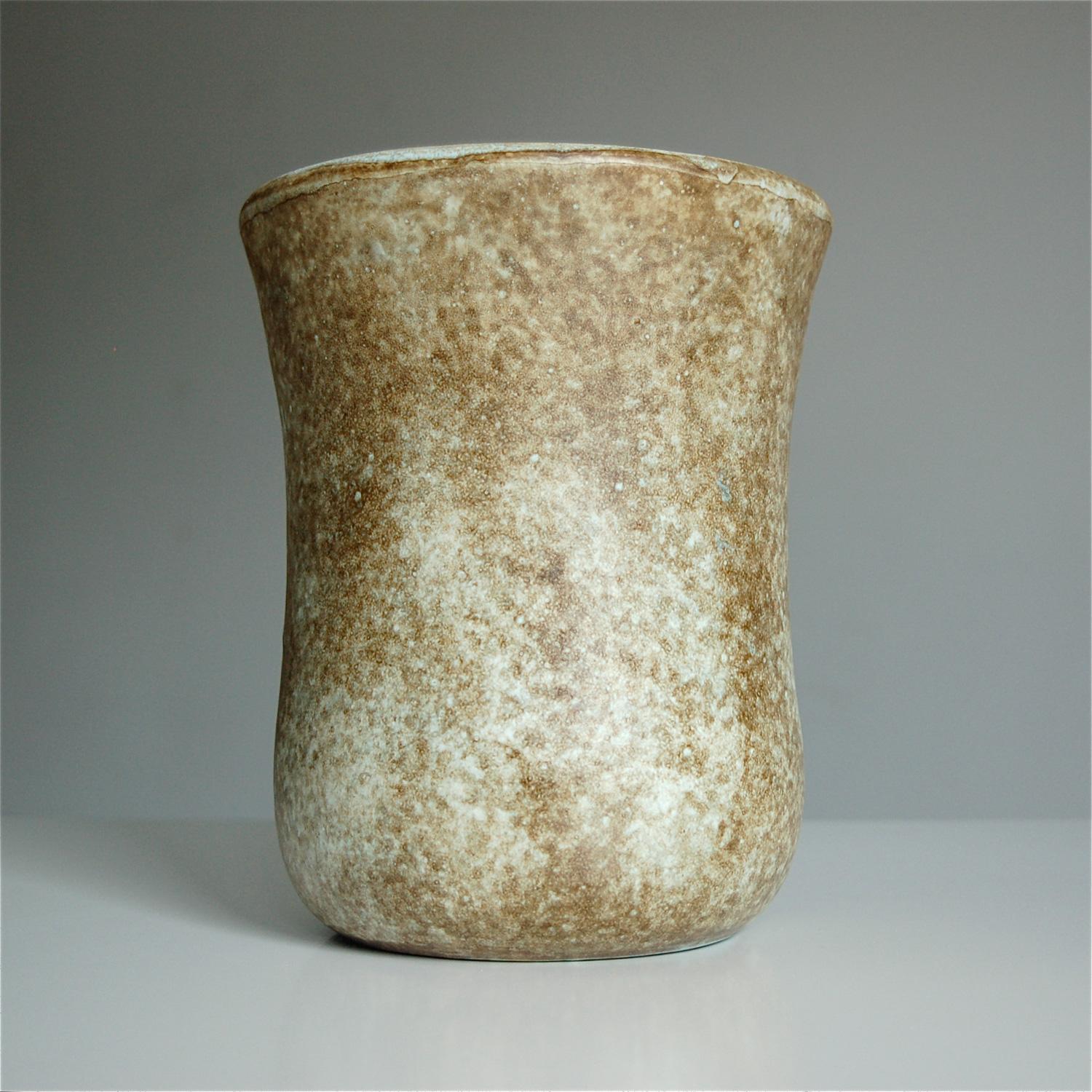 French Ceramic cachepot with abstract design by 2 Potiers, Late 20th century, France For Sale