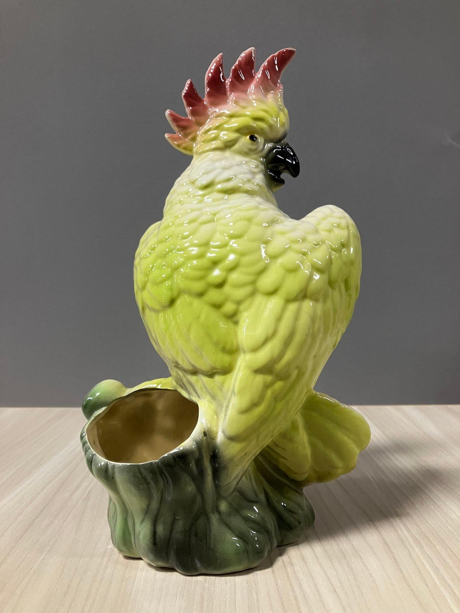 Ceramic California Pottery Tropical Cockatoo Planter In Excellent Condition For Sale In Van Nuys, CA