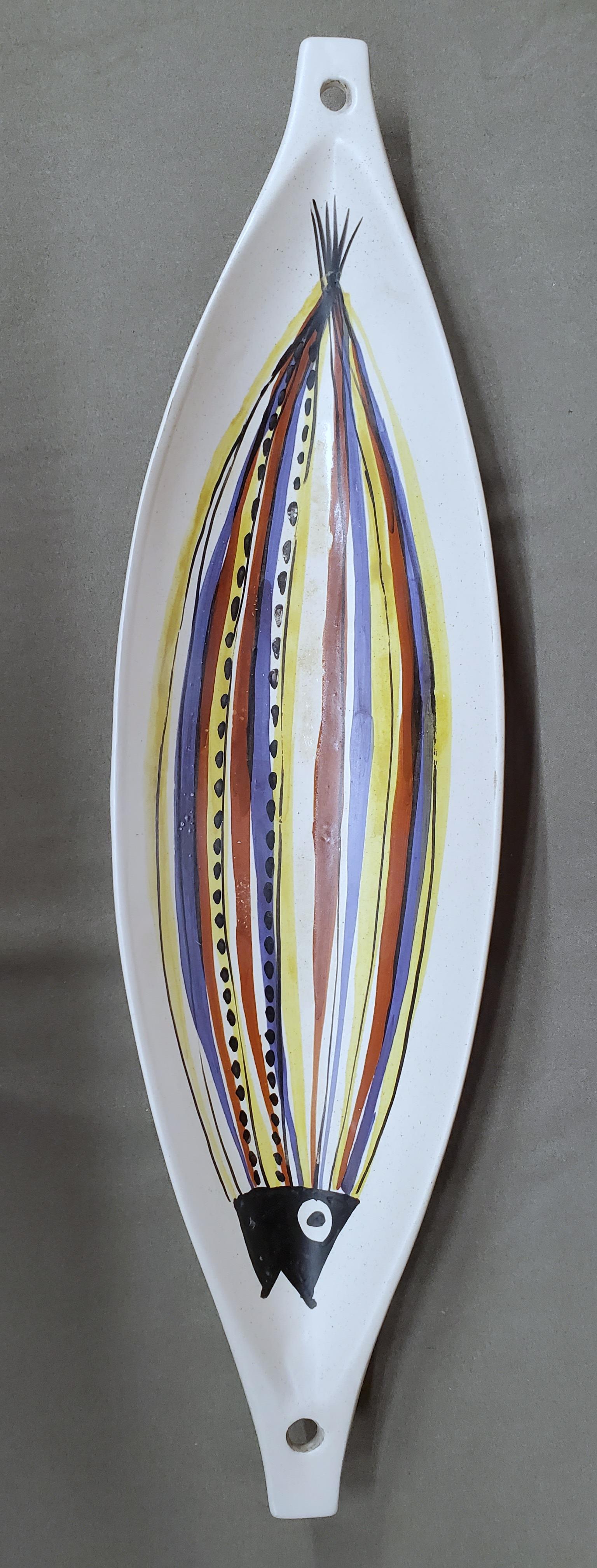 Mid-Century Modern Roger Capron - Plat à canoë en céramique avec poisson en vente