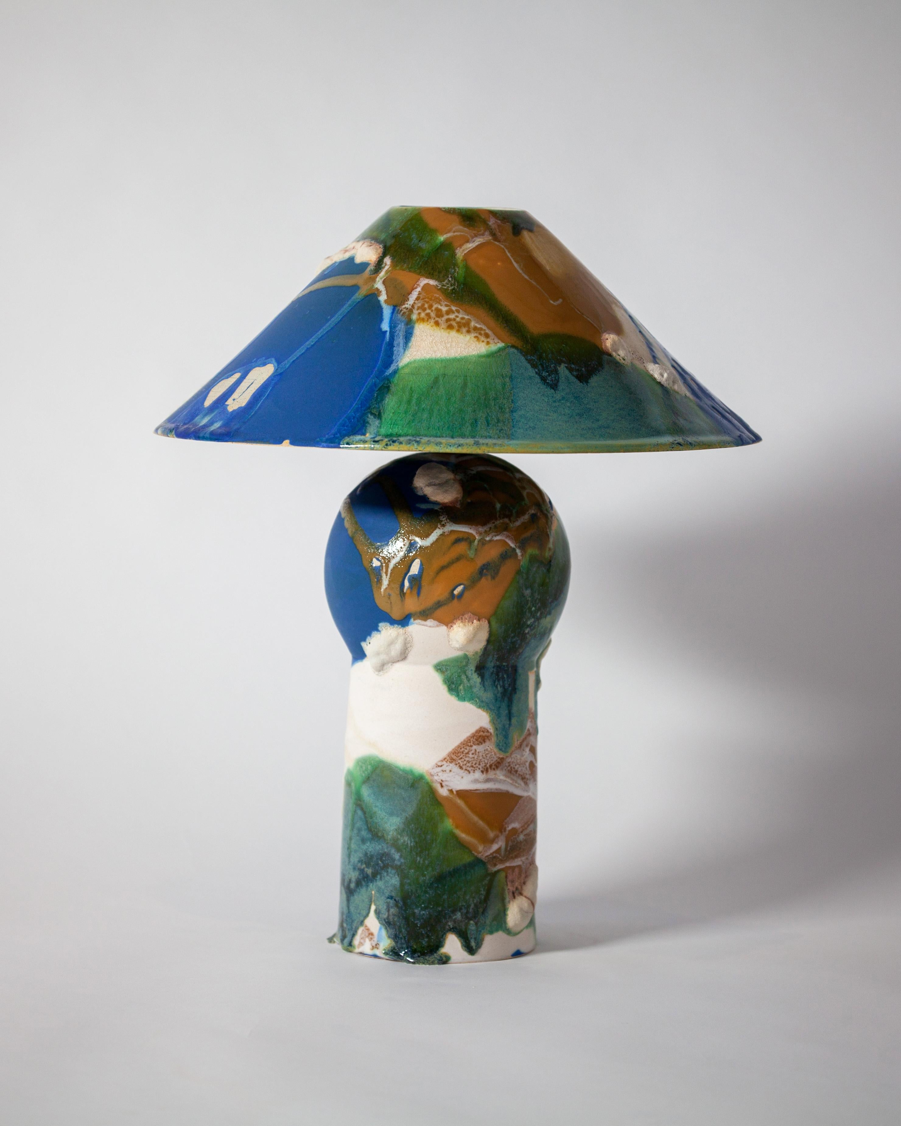 Keramik-Karousel-Tischlampe von Episode Studio (21. Jahrhundert und zeitgenössisch) im Angebot
