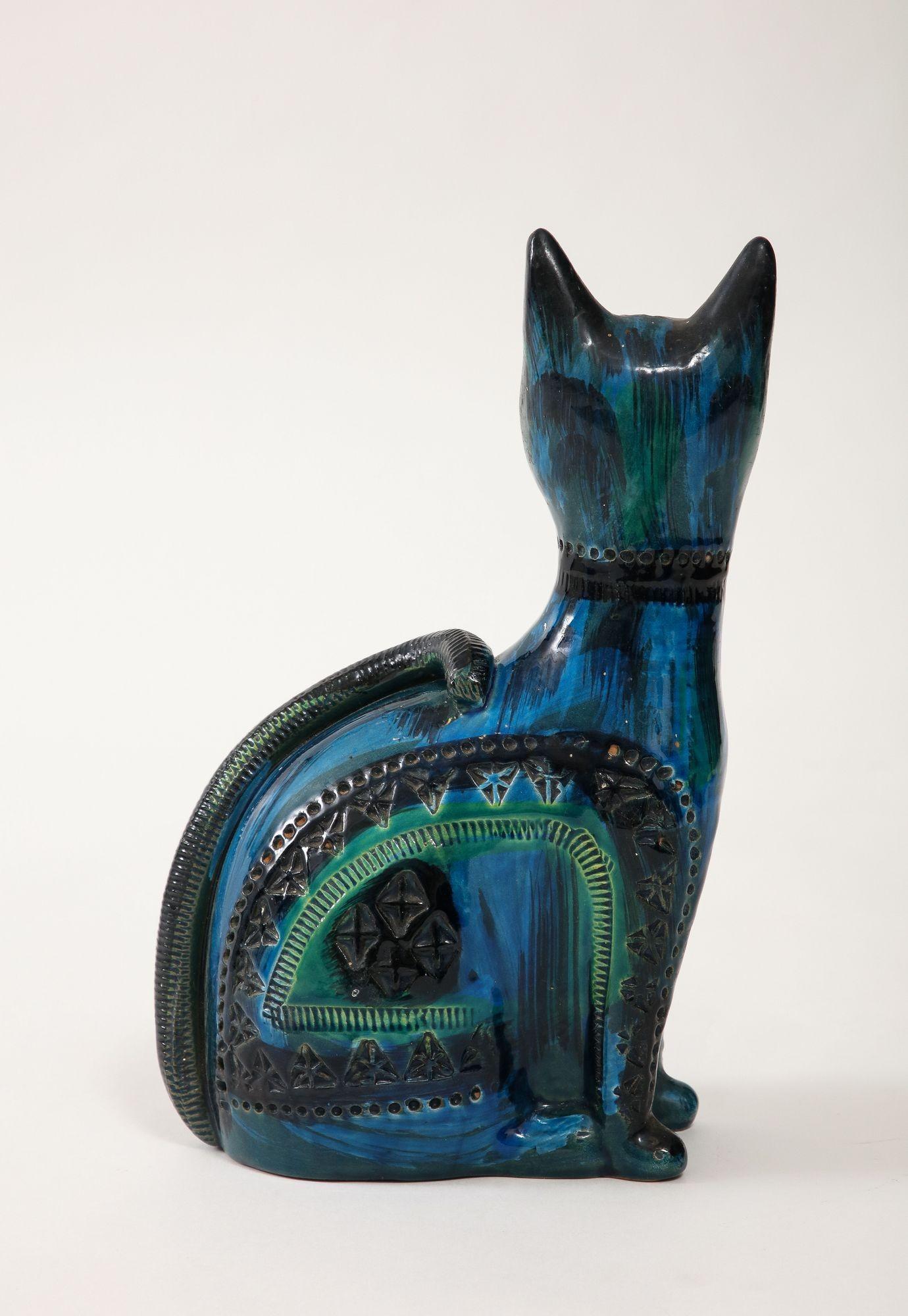 Ceramic Cat by Aldo Londi for Bitossi in 'Rimini blue' Italy Ca. 1960 In Good Condition For Sale In South Salem, NY
