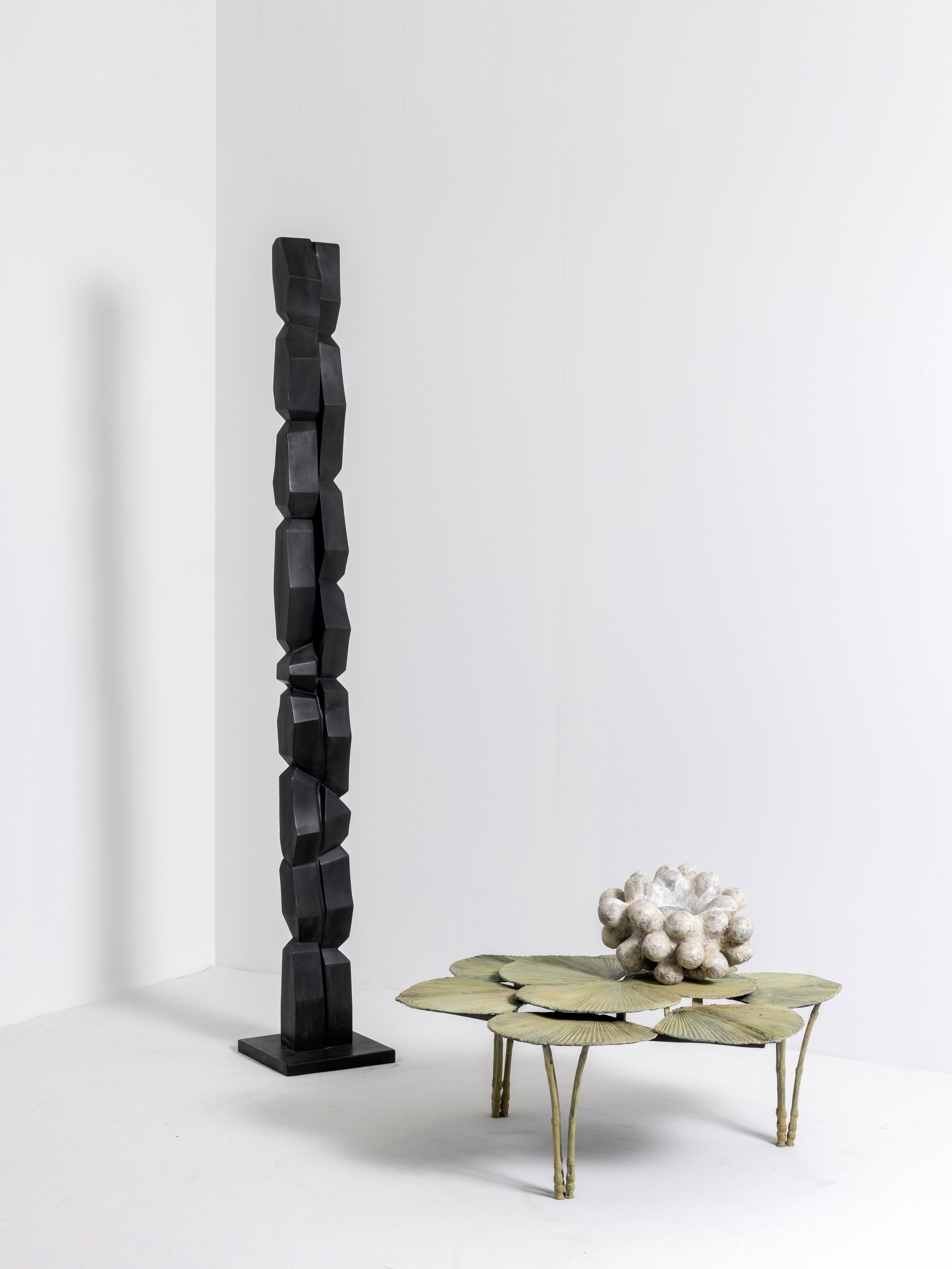 Centrotavola in ceramica 'Fleur Bulbonneuse' di Agnès Debizet In condizioni Nuovo in vendita a London, GB