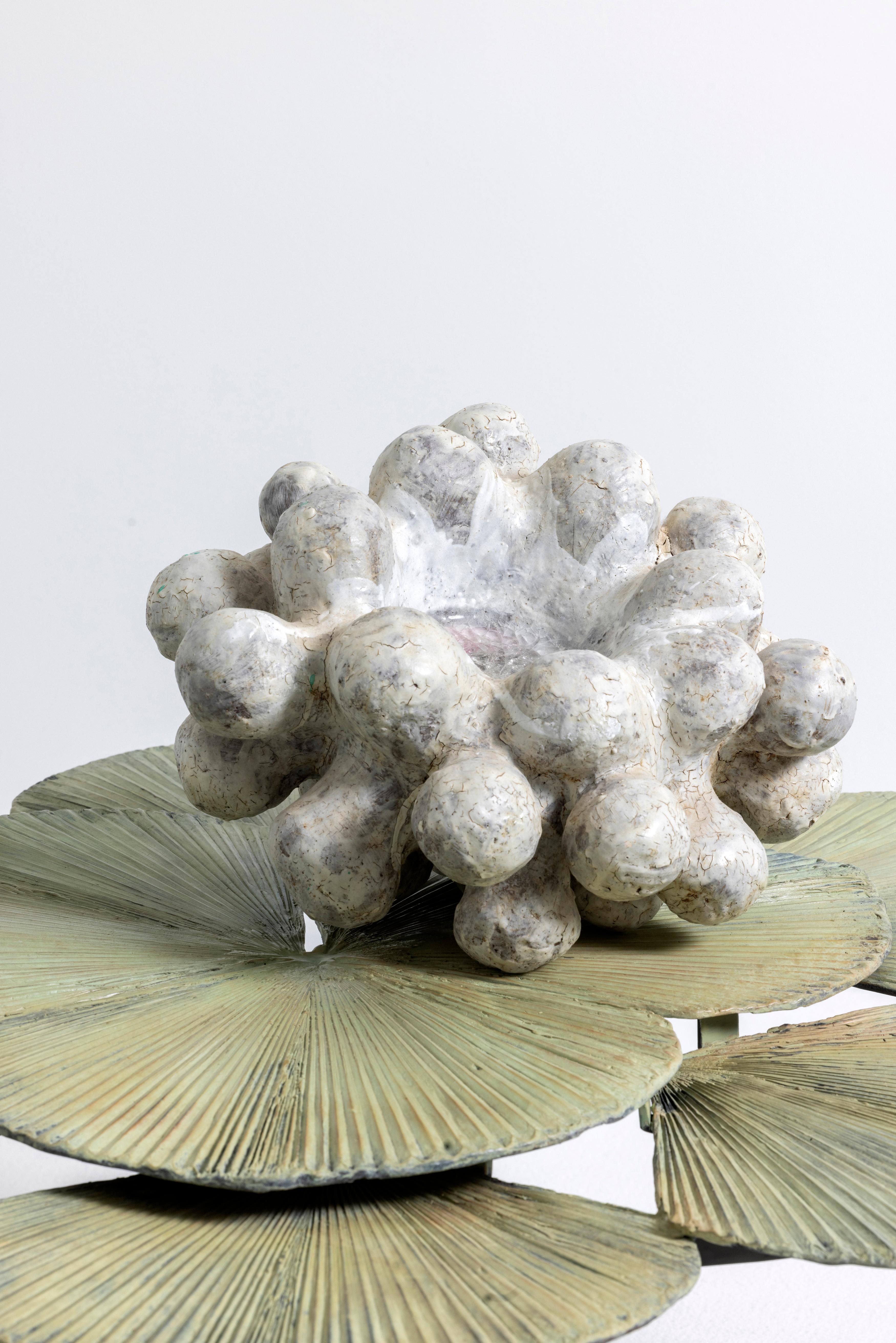 Centrotavola in ceramica 'Fleur Bulbonneuse' di Agnès Debizet in vendita 2