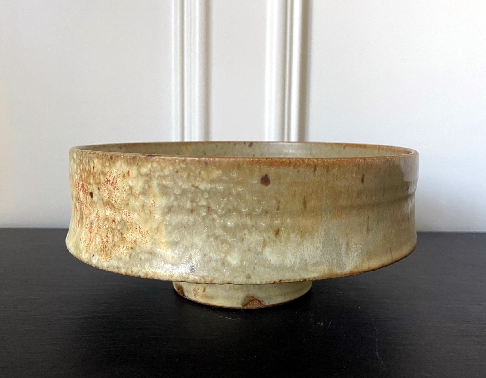 Vase de centre de table en céramique de forme sculpturale de Warren Mackenzie Bon état - En vente à Atlanta, GA