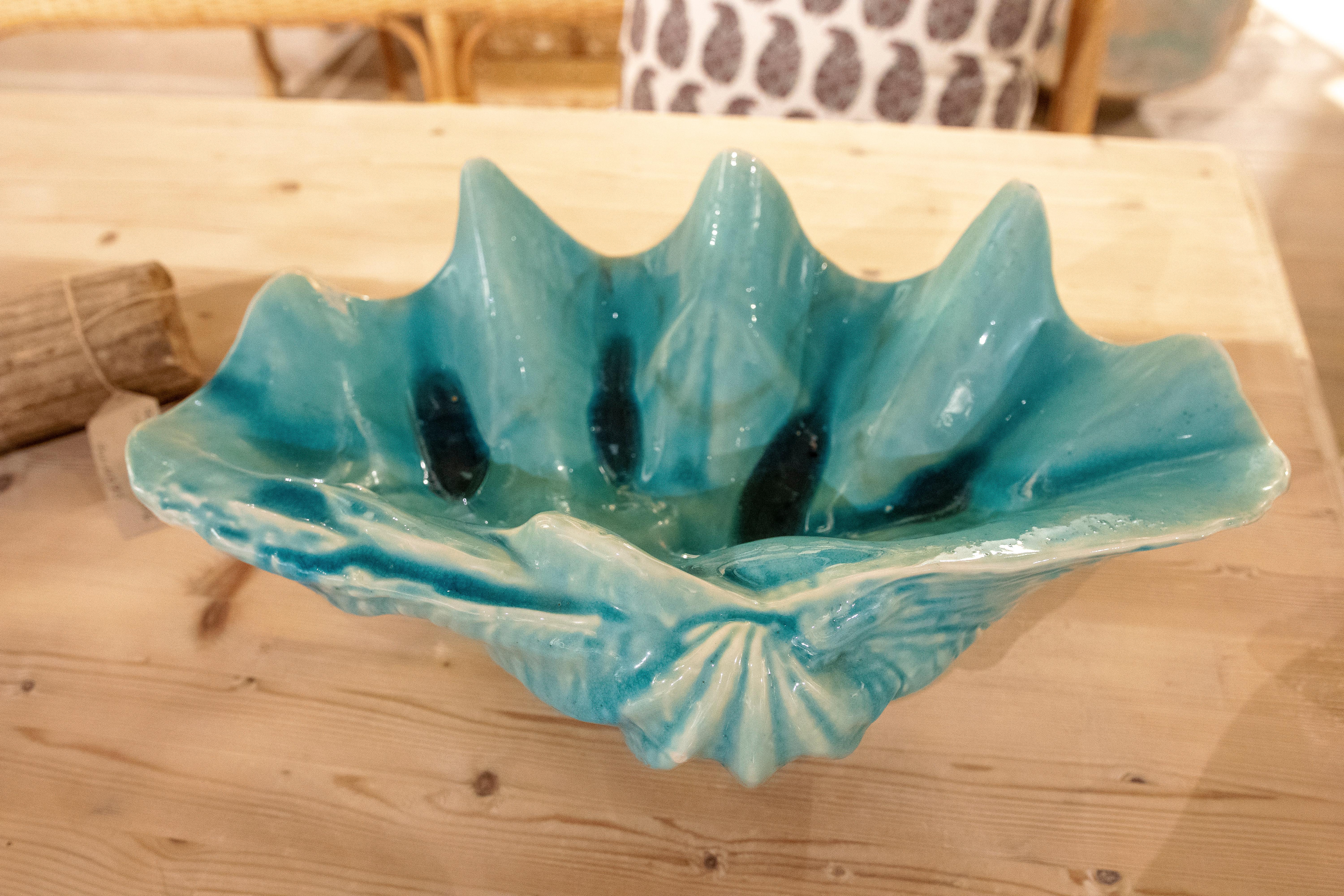 Ceramic Centrepiece in the Shape of a Glazed Seashell in Green Colour 7