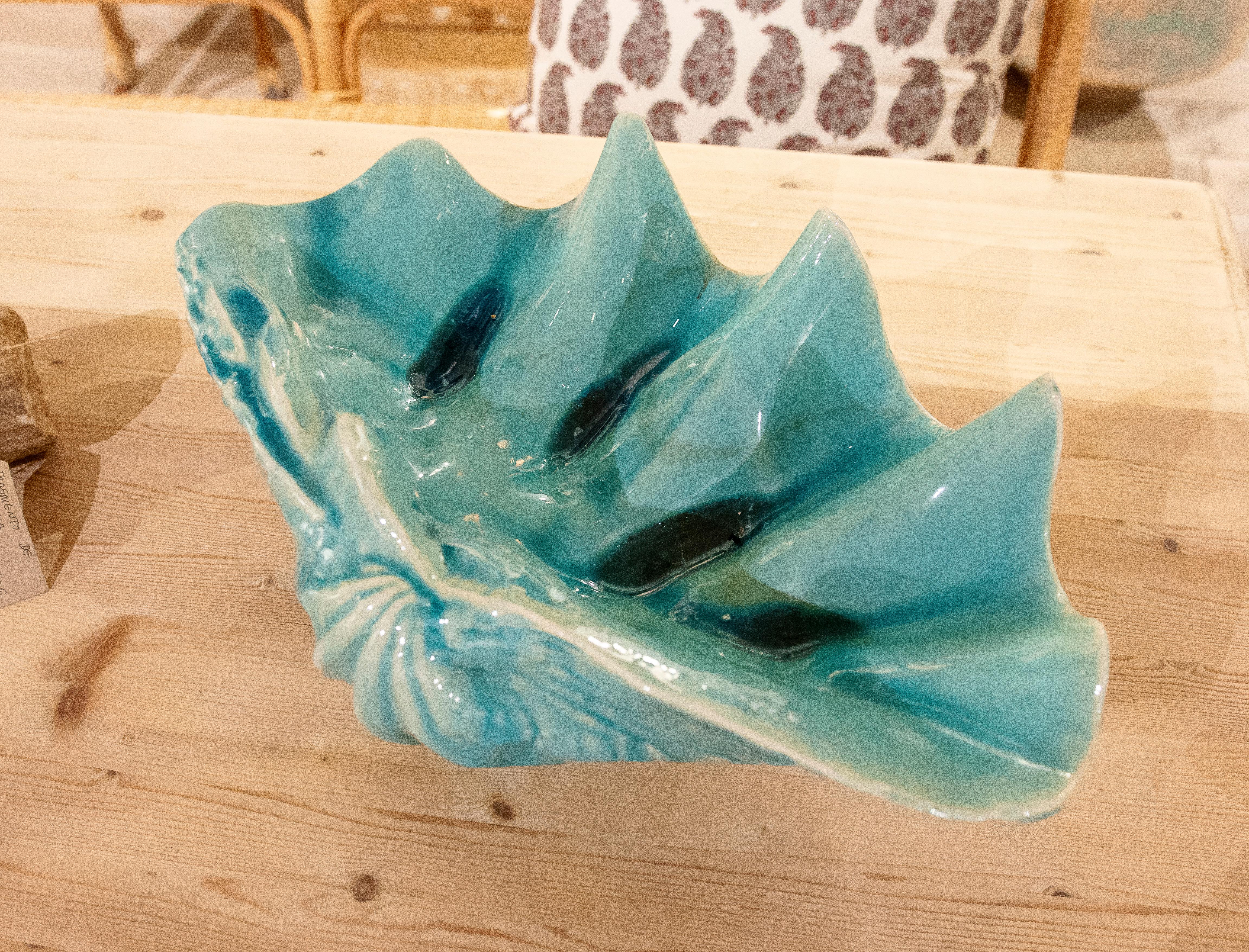 Ceramic Centrepiece in the Shape of a Glazed Seashell in Green Colour 4