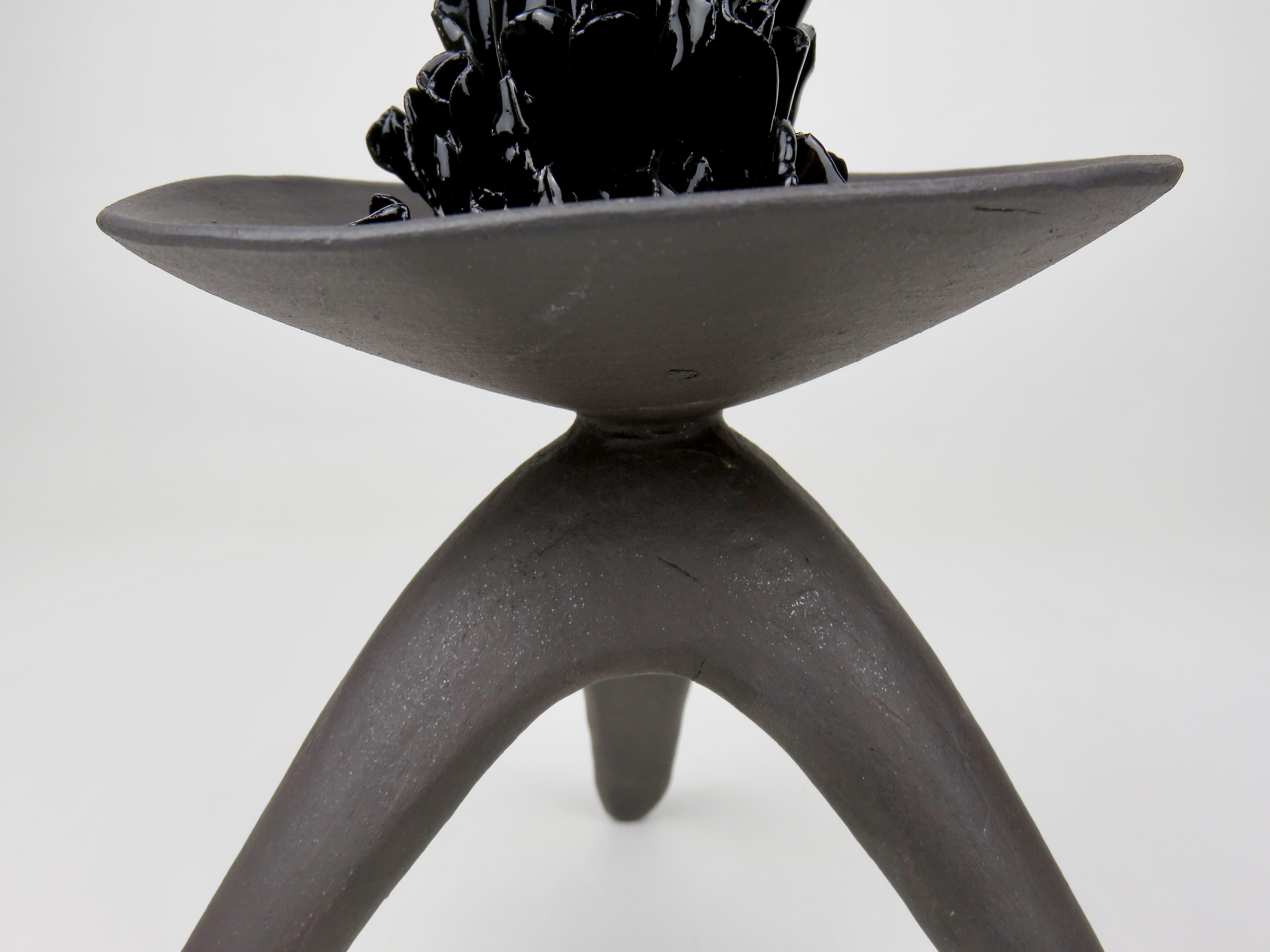 Ceramica Challis in ceramica, marrone scuro con centro scultoreo 