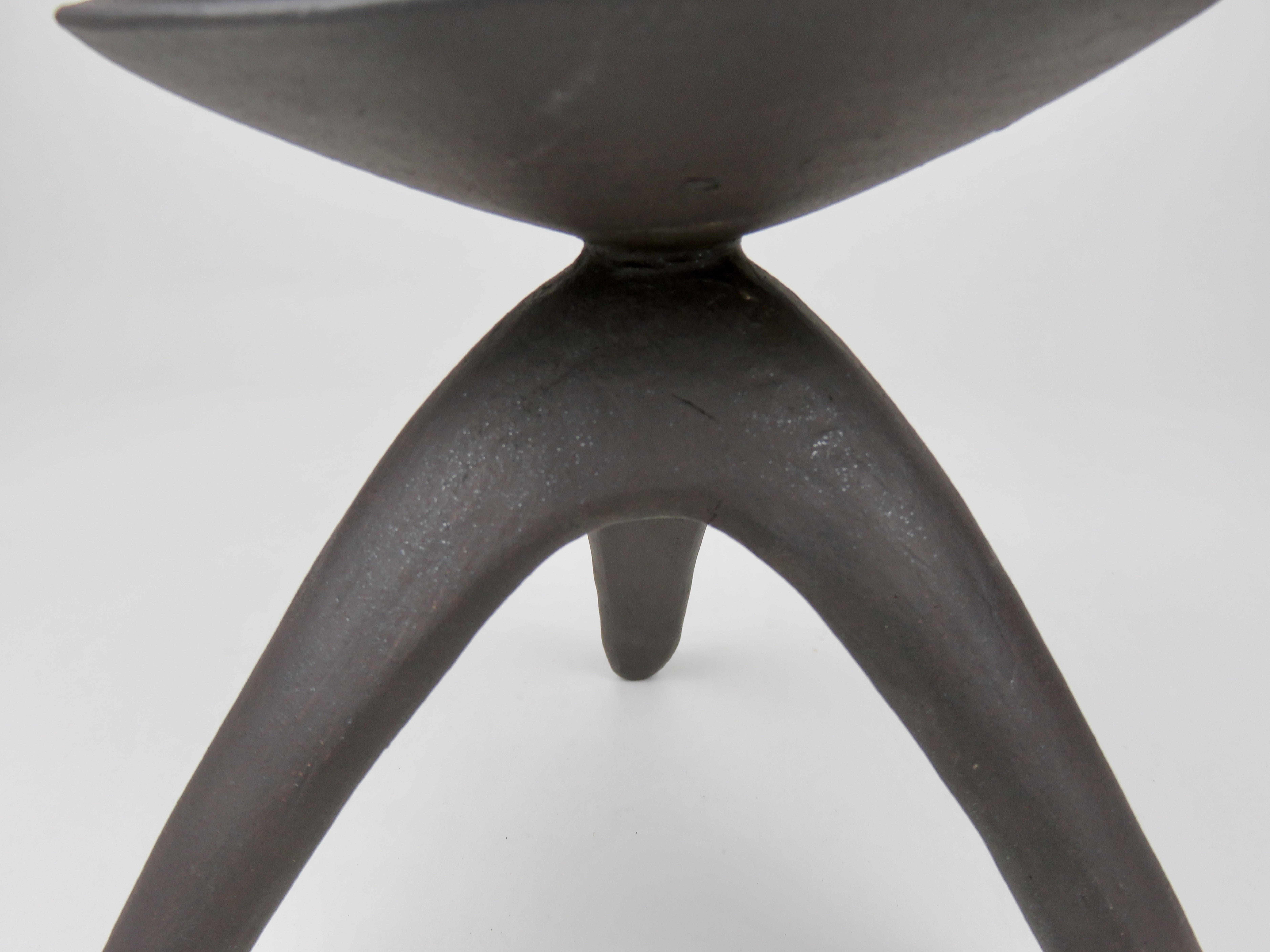 Challis in ceramica, marrone scuro con centro scultoreo 