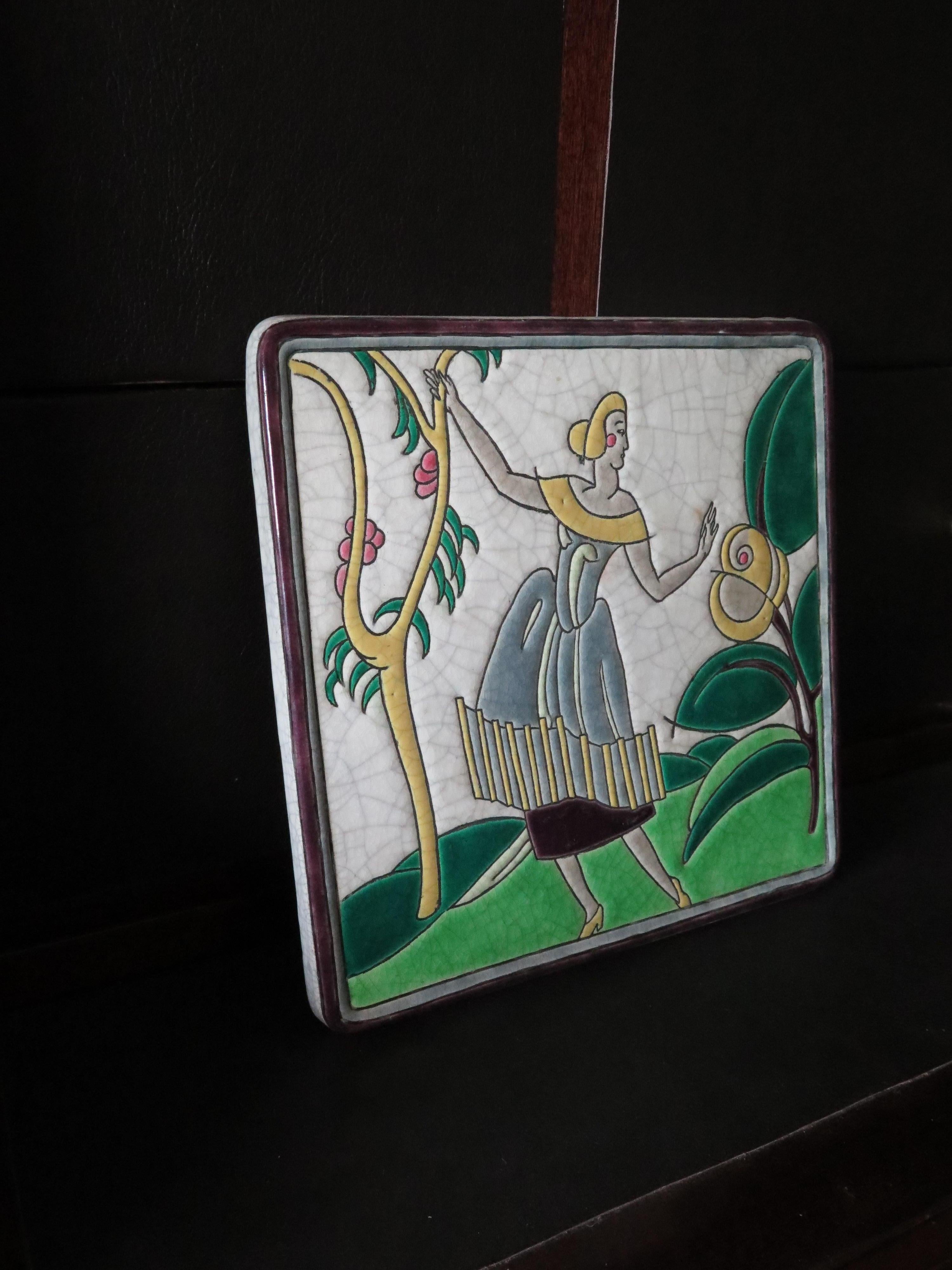 Art déco Assiette de présentation ou plaque murale en céramique par Primavera Longwy France, années 1920 en vente
