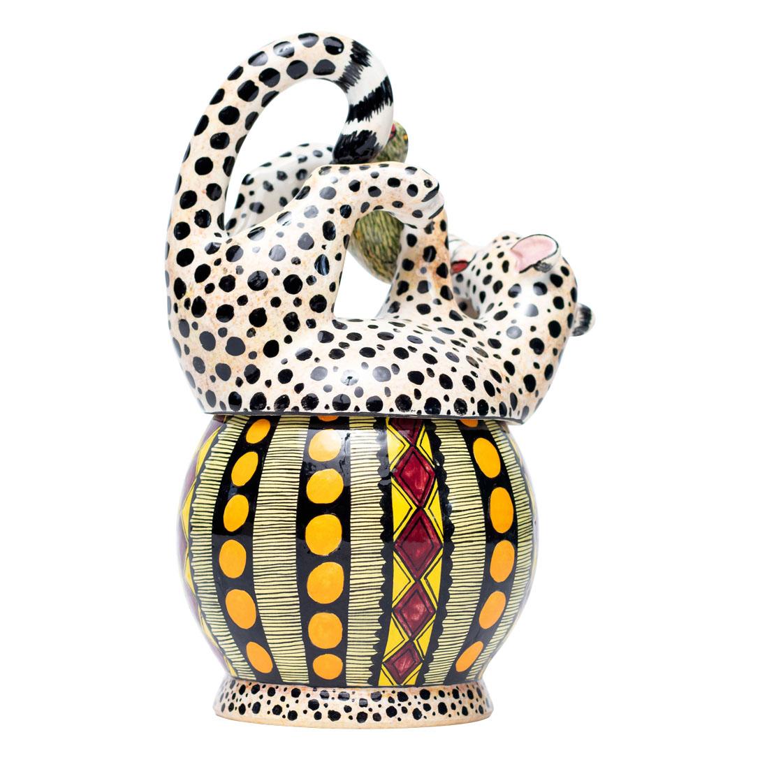 Ceramic Cheetah And Bird Jewelry Box  , hand made in South Africa In Excellent Condition For Sale In North Miami, FL