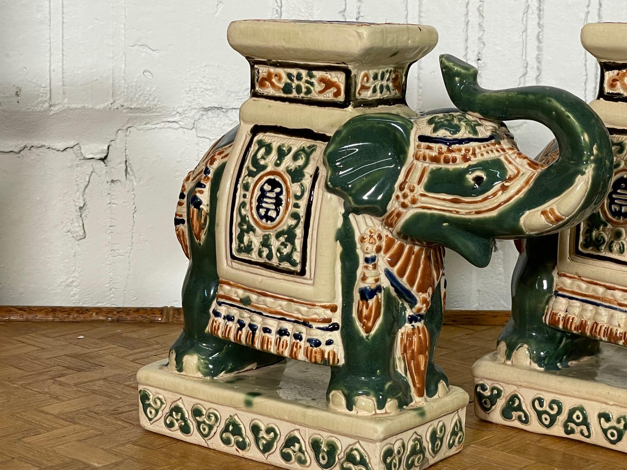 Keramik Chinoiserie Elefant Garten Hocker Buchstützen, ein Paar (Hollywood Regency) im Angebot