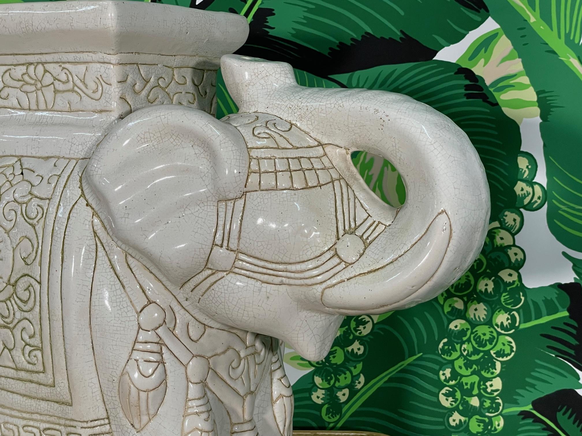 Keramik Chinoiserie-Gartenhocker mit Elefantenmuster und Truhenaufzug im Angebot 1