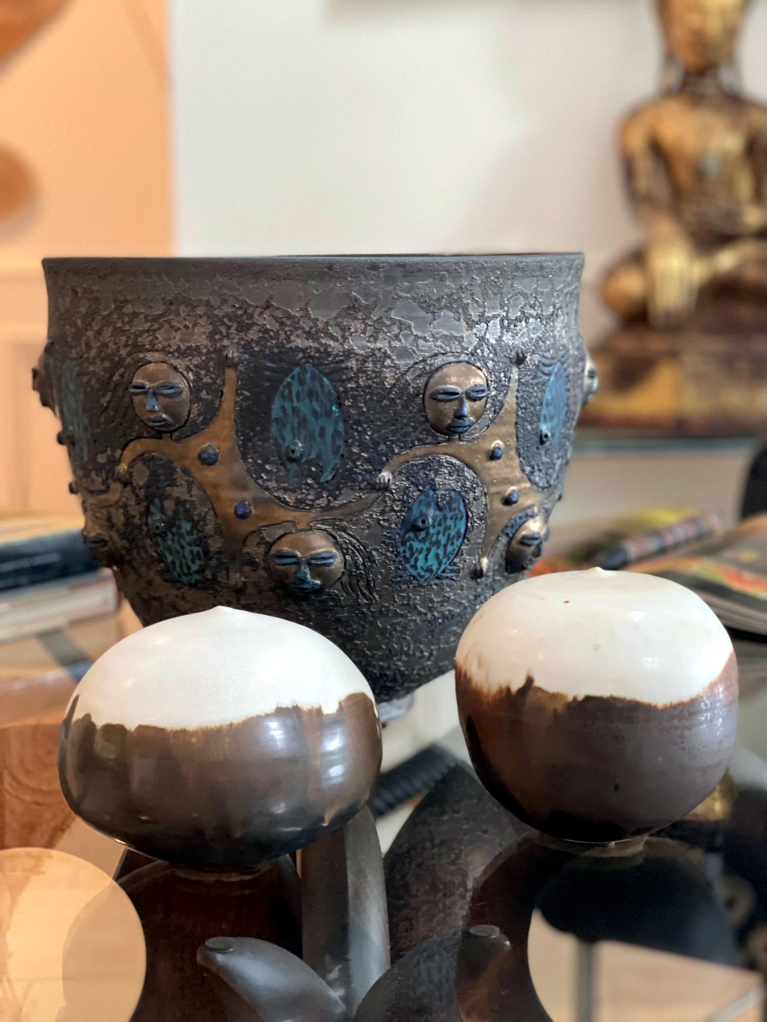 Ceramic Closed Form Pot by Toshiko Takaezu 9