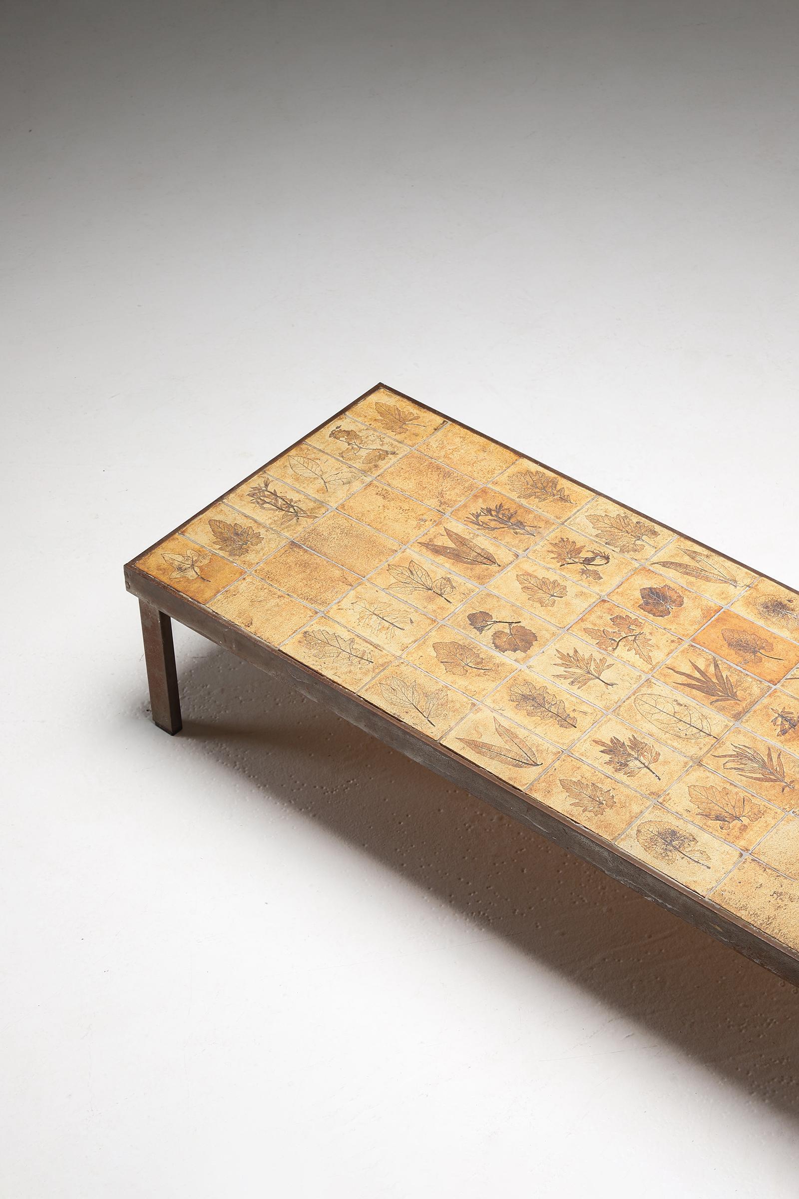 Mid-20th Century ceramic coffee table by Roger Capron dating from the 1960s Vallauris, France. For Sale