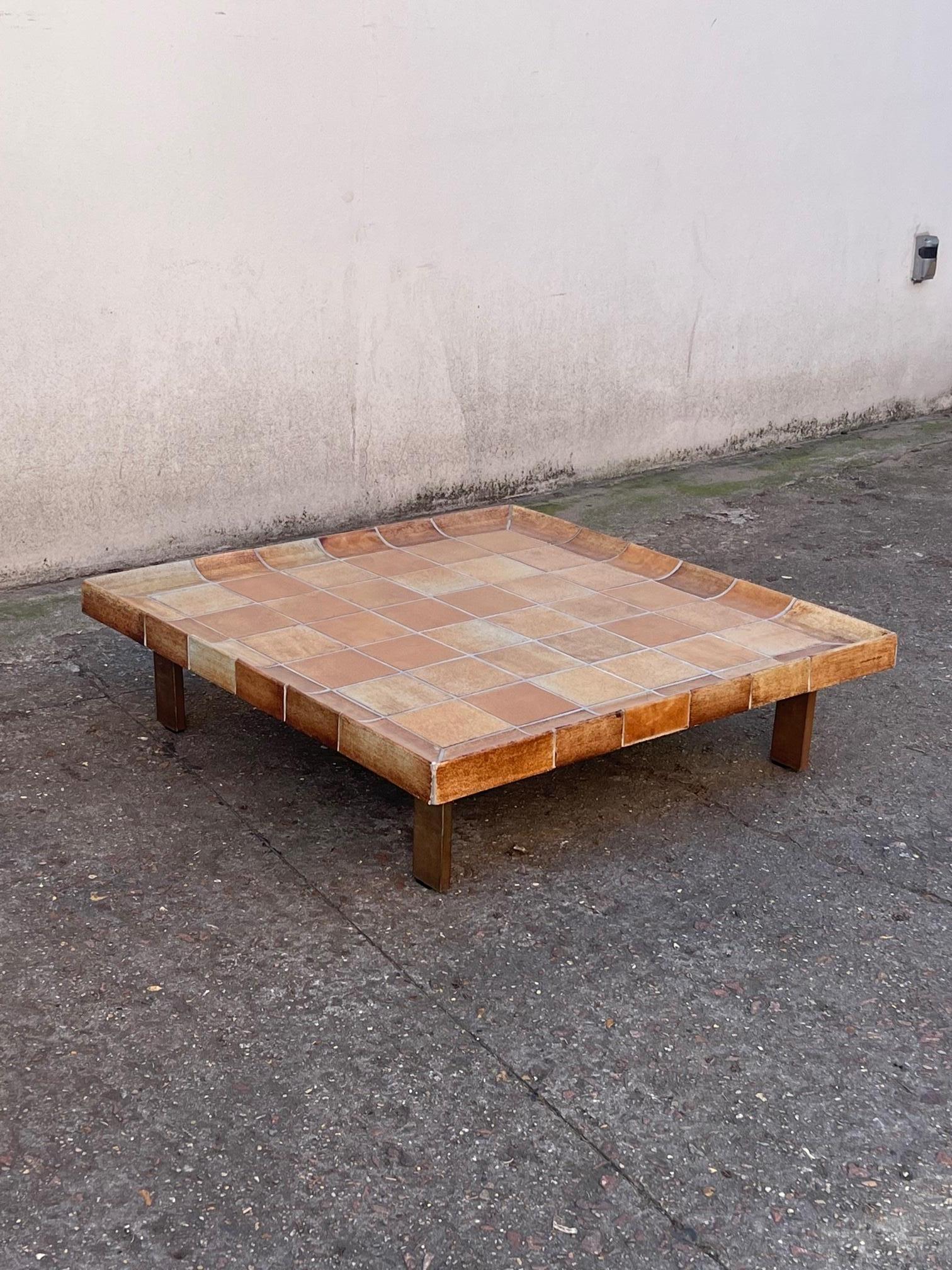 Ceramic coffee table 